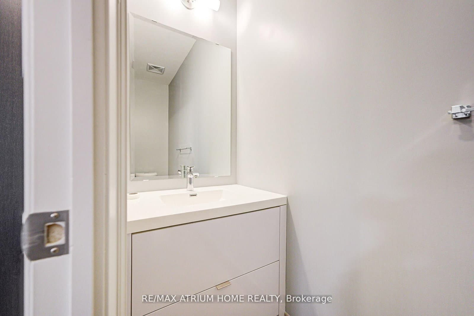 20 Fred Varley Drive, Unit 324 thumbnail 18