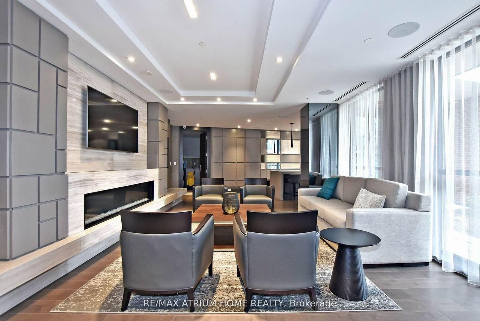 20 Fred Varley Drive, Unit 324 thumbnail 22