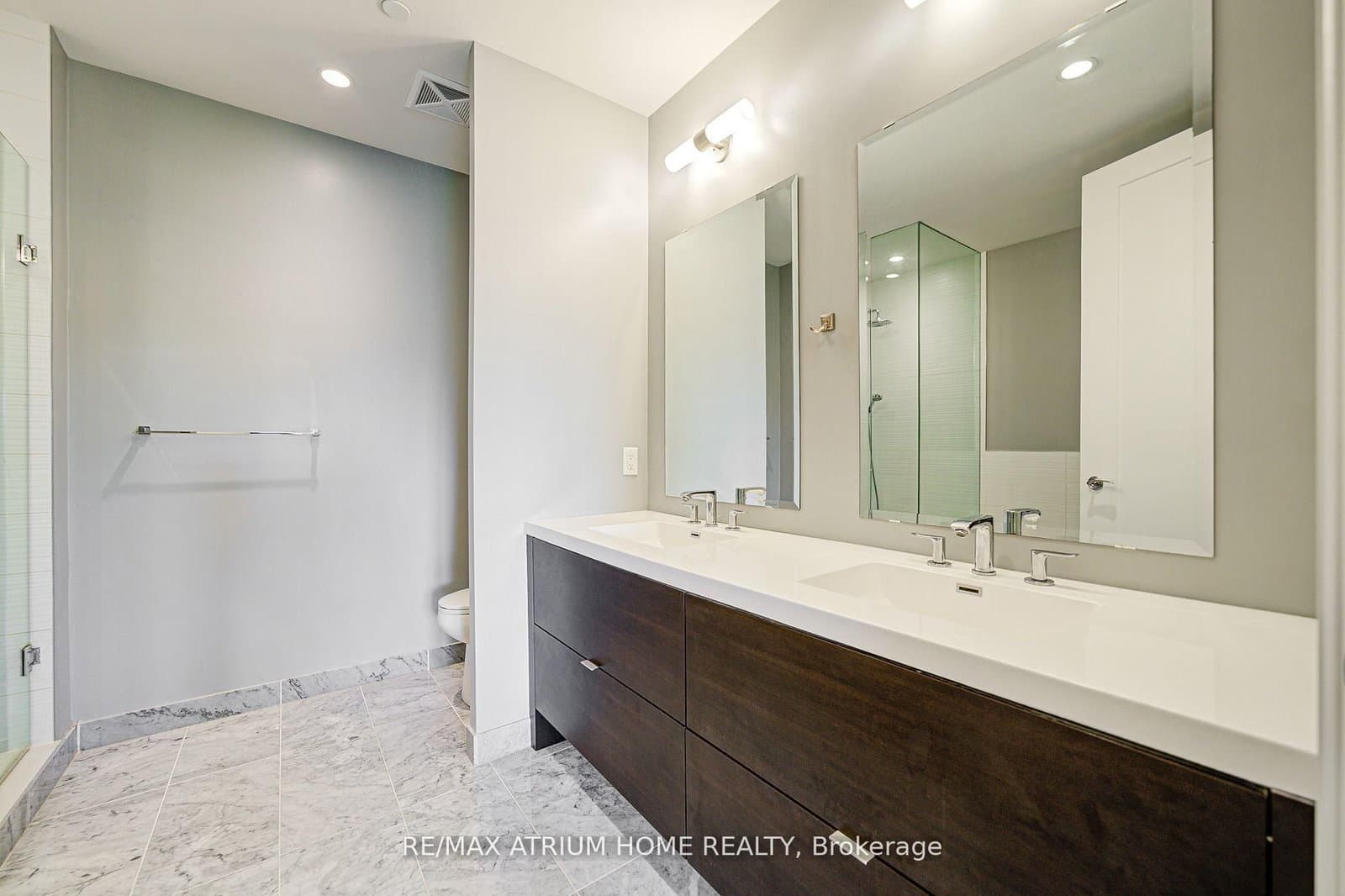 20 Fred Varley Drive, Unit 324 thumbnail 9