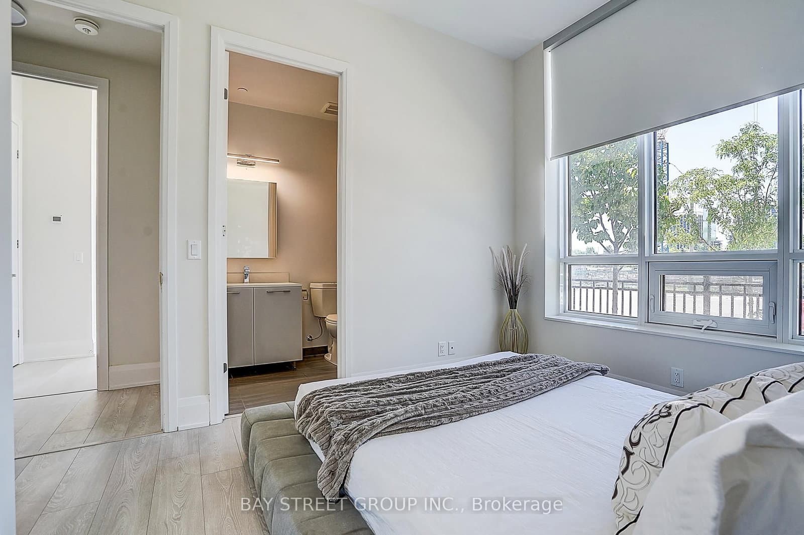 8 Water Walk Drive, Unit 105 thumbnail 30