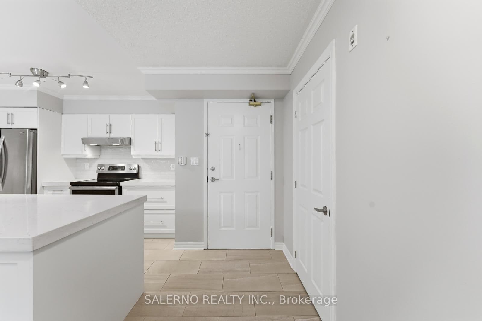 141 Woodbridge Avenue, Unit 312 thumbnail 6