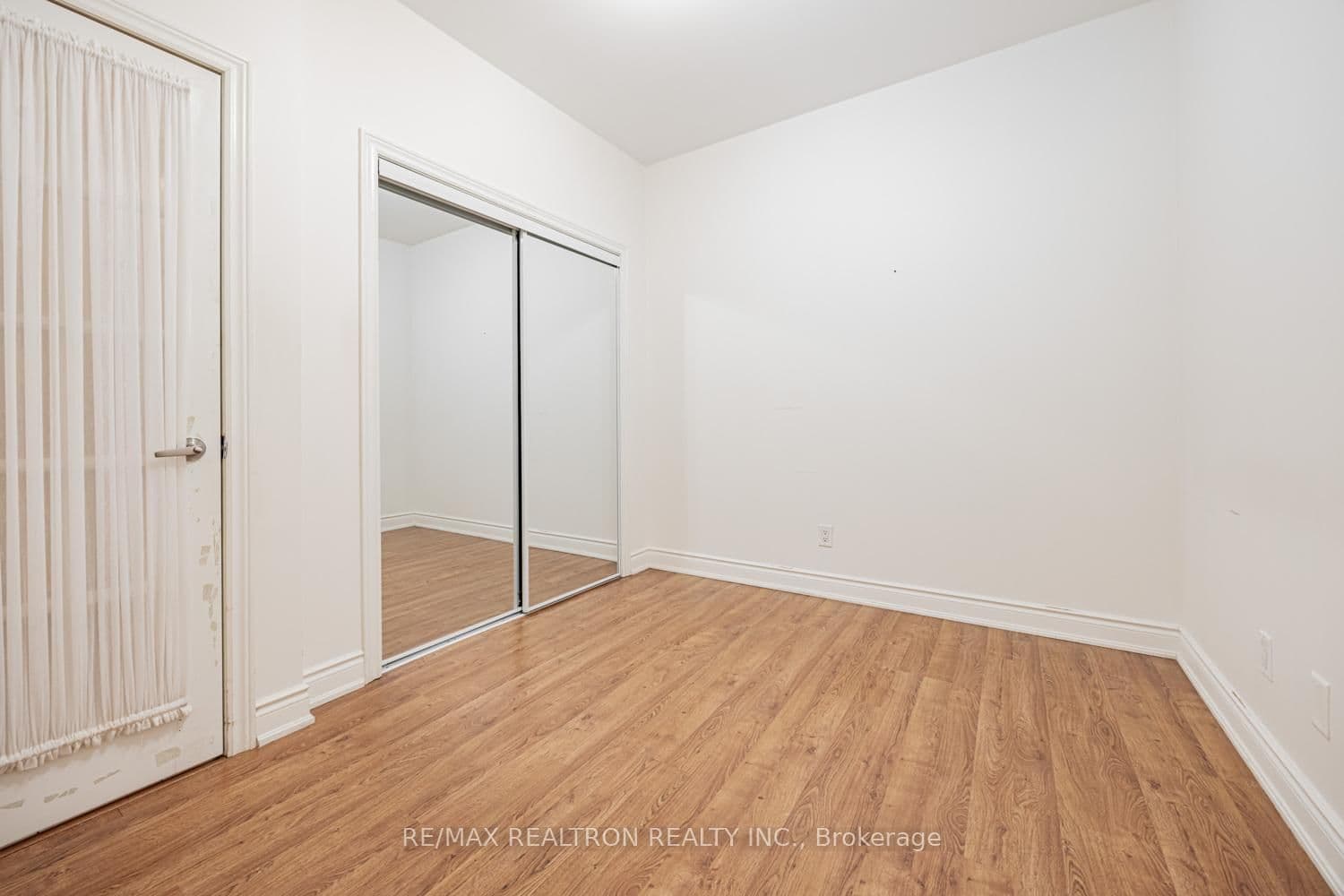 9901 Keele Street, Unit 207 thumbnail 15