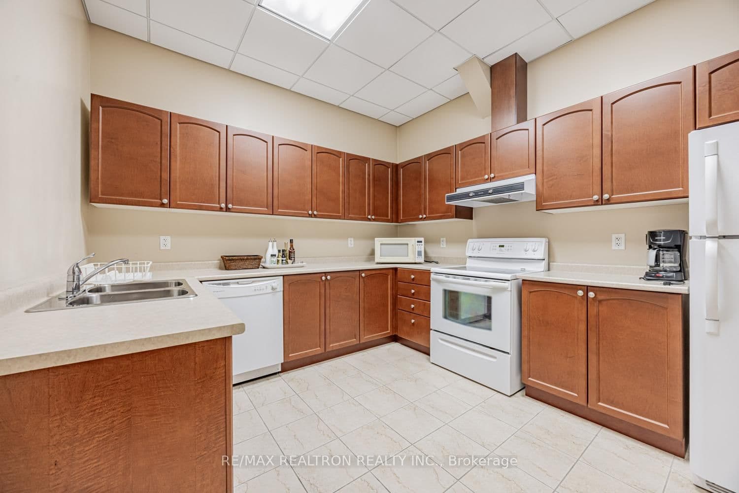9901 Keele Street, Unit 207 thumbnail 26