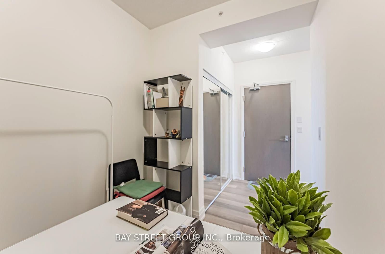 7167 Yonge Street, Unit 718 thumbnail 10