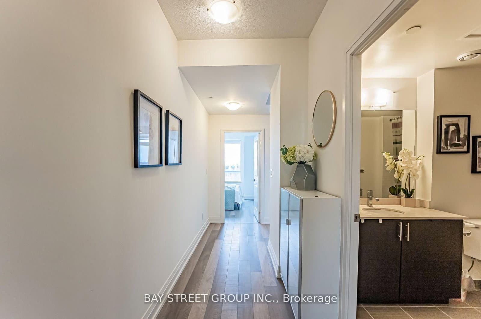7167 Yonge Street, Unit 718 thumbnail 12