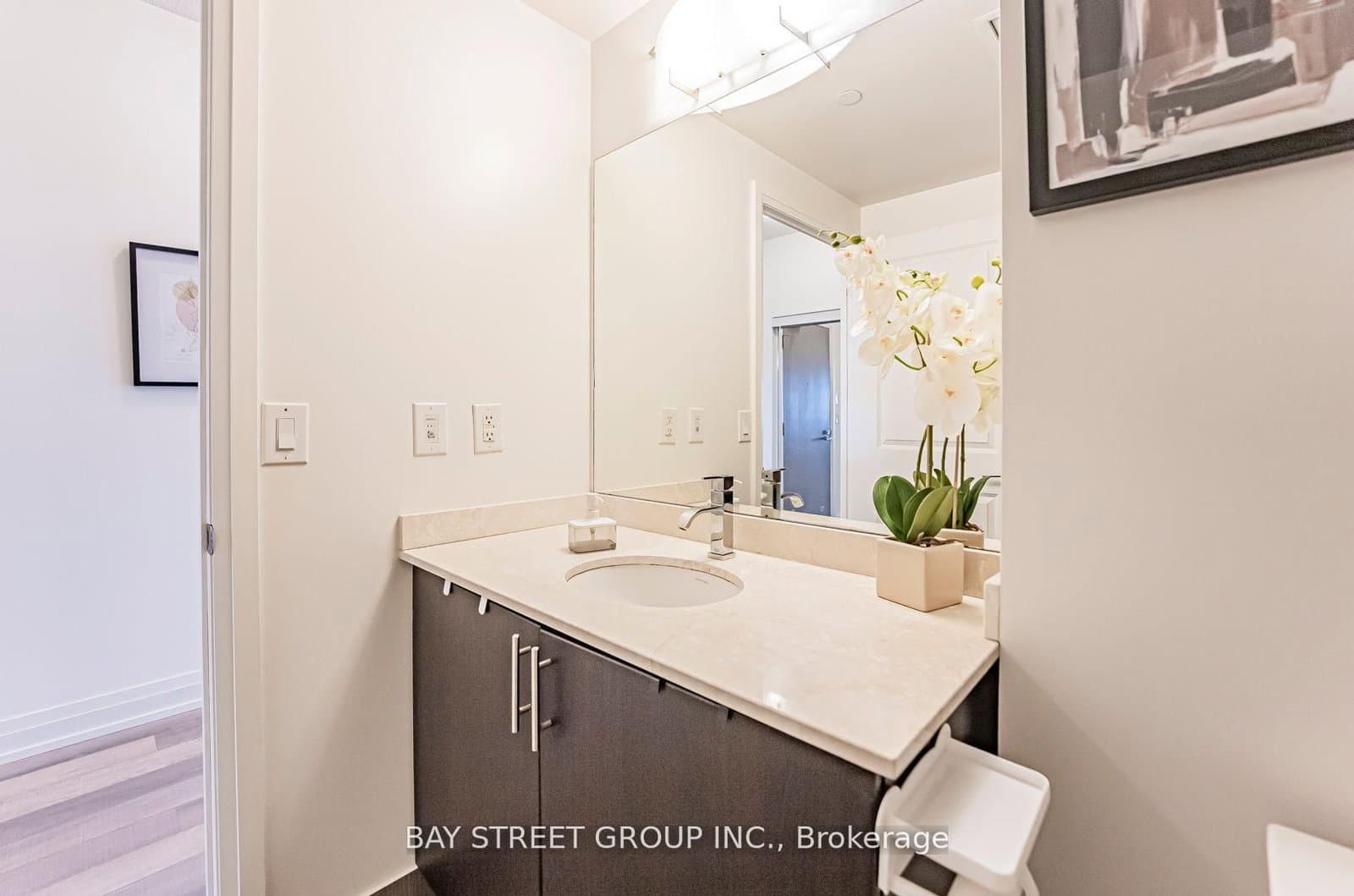 7167 Yonge Street, Unit 718 thumbnail 14