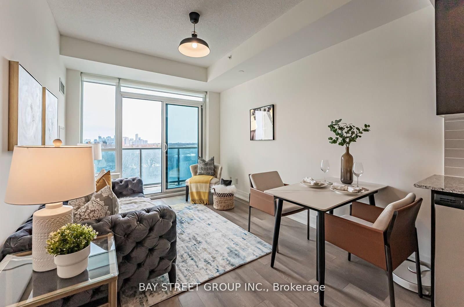 7167 Yonge Street, Unit 718 thumbnail 21