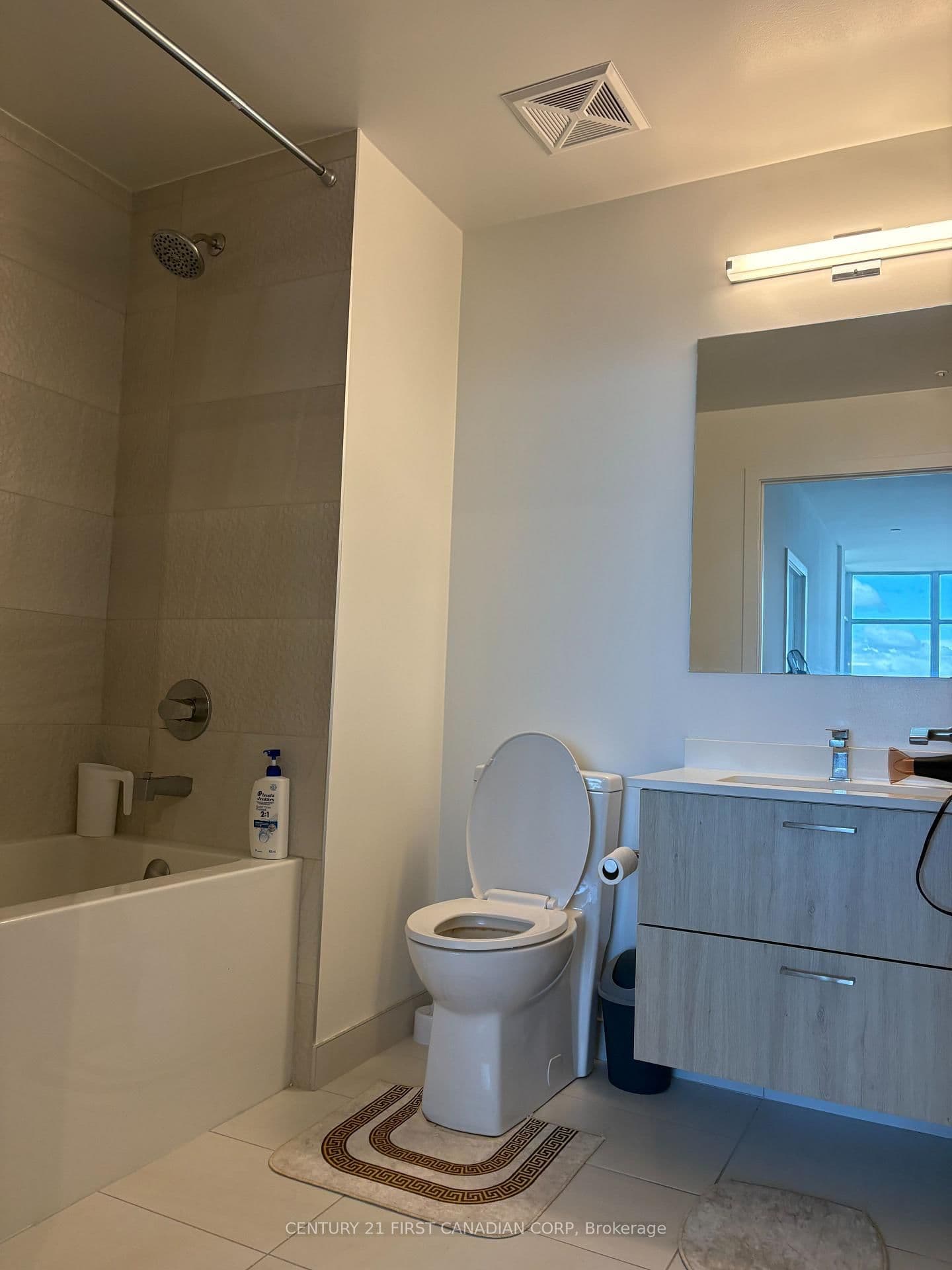 50 Upper Mall Way, Unit B-3011 thumbnail 18
