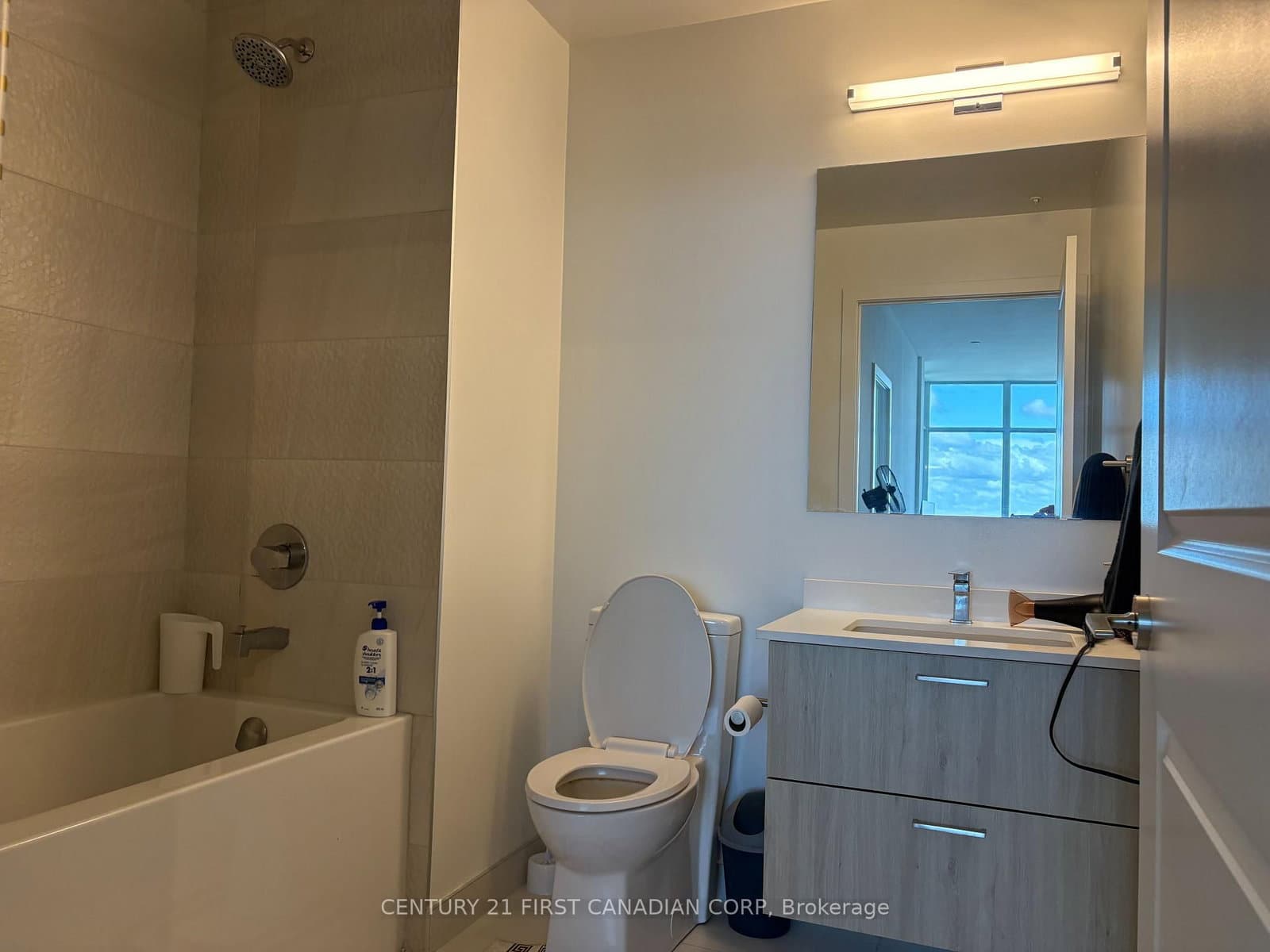 50 Upper Mall Way, Unit B-3011 thumbnail 19