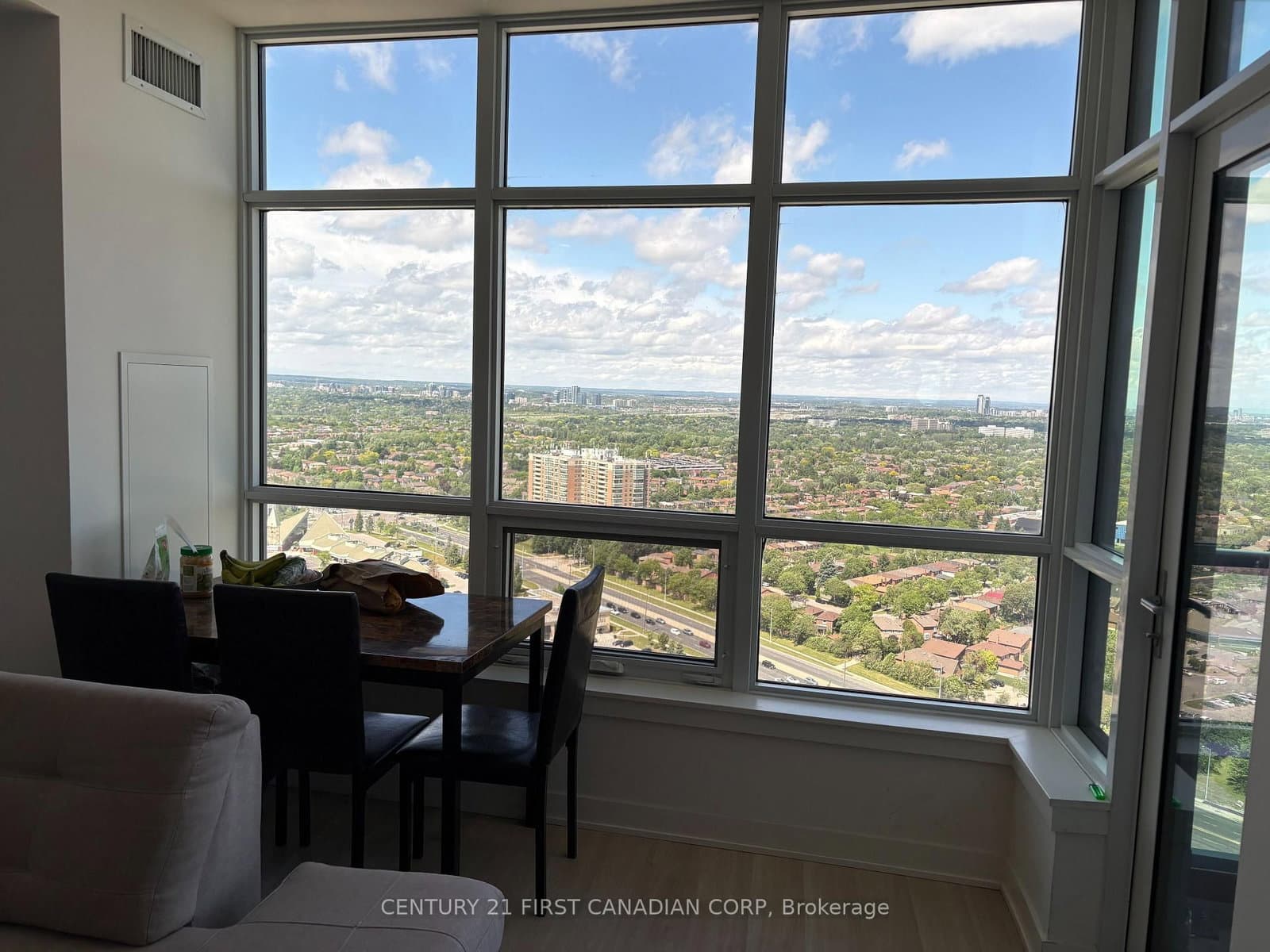 50 Upper Mall Way, Unit B-3011 thumbnail 21