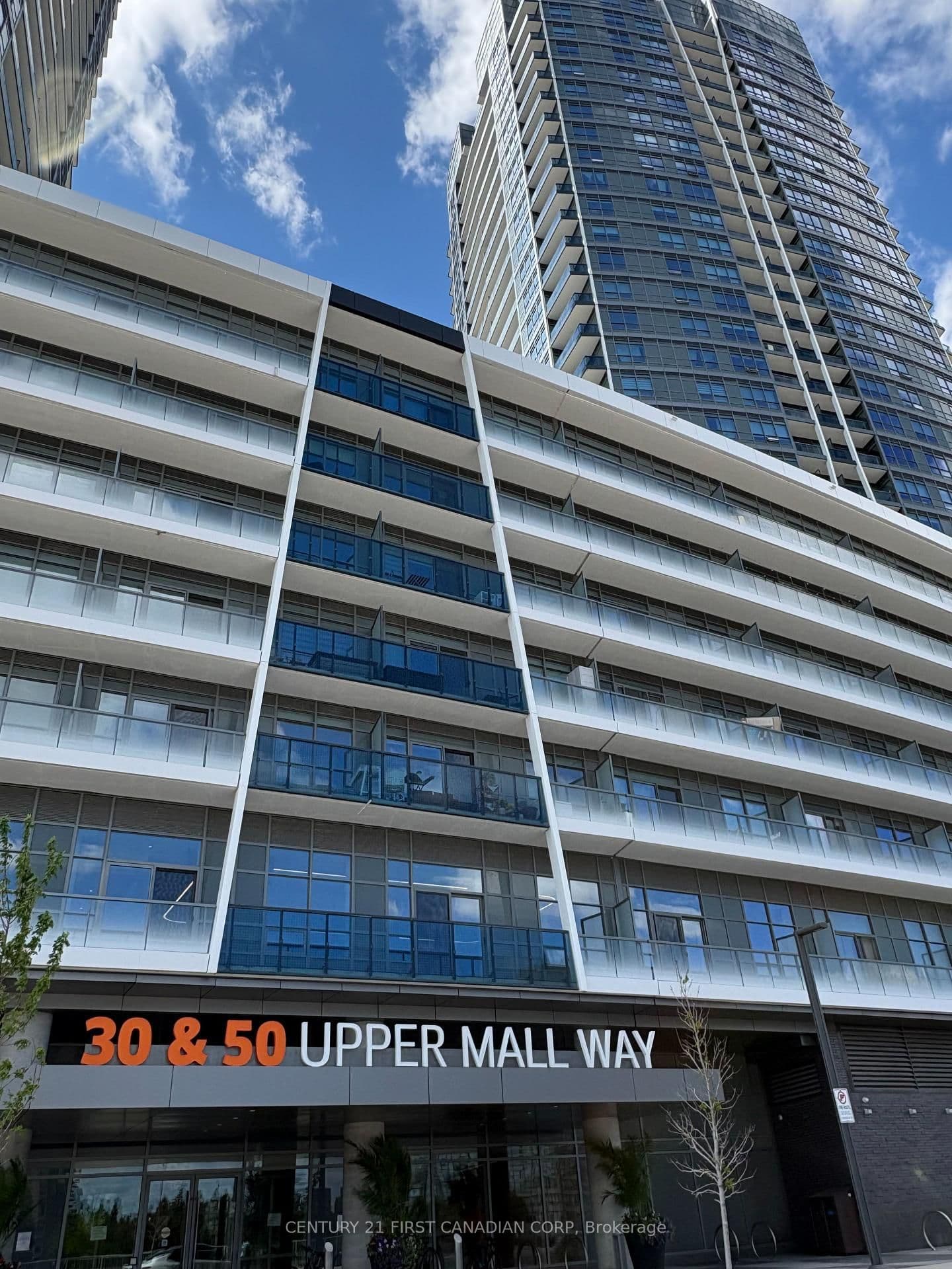 50 Upper Mall Way, Unit B-3011 thumbnail 3