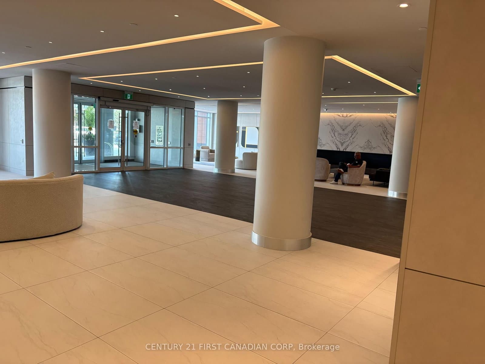 50 Upper Mall Way, Unit B-3011 thumbnail 4