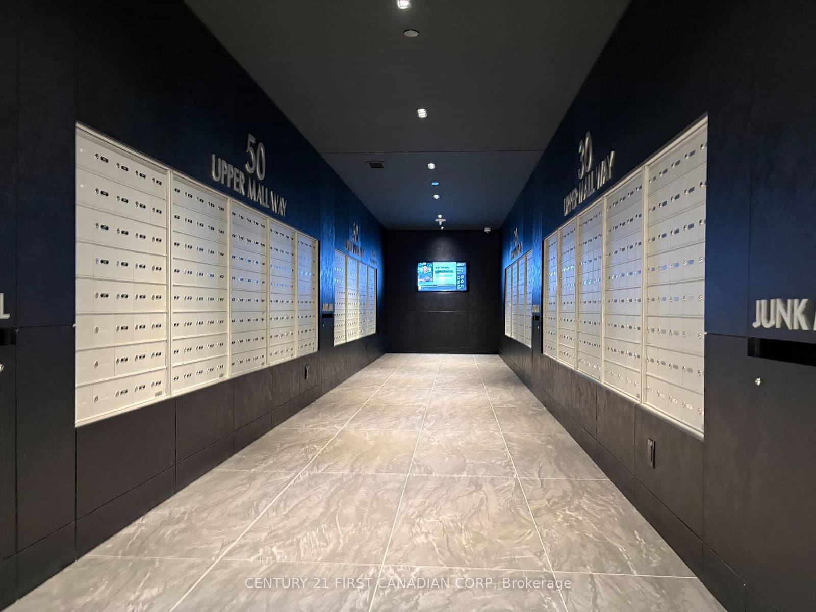50 Upper Mall Way, Unit B-3011 thumbnail 5