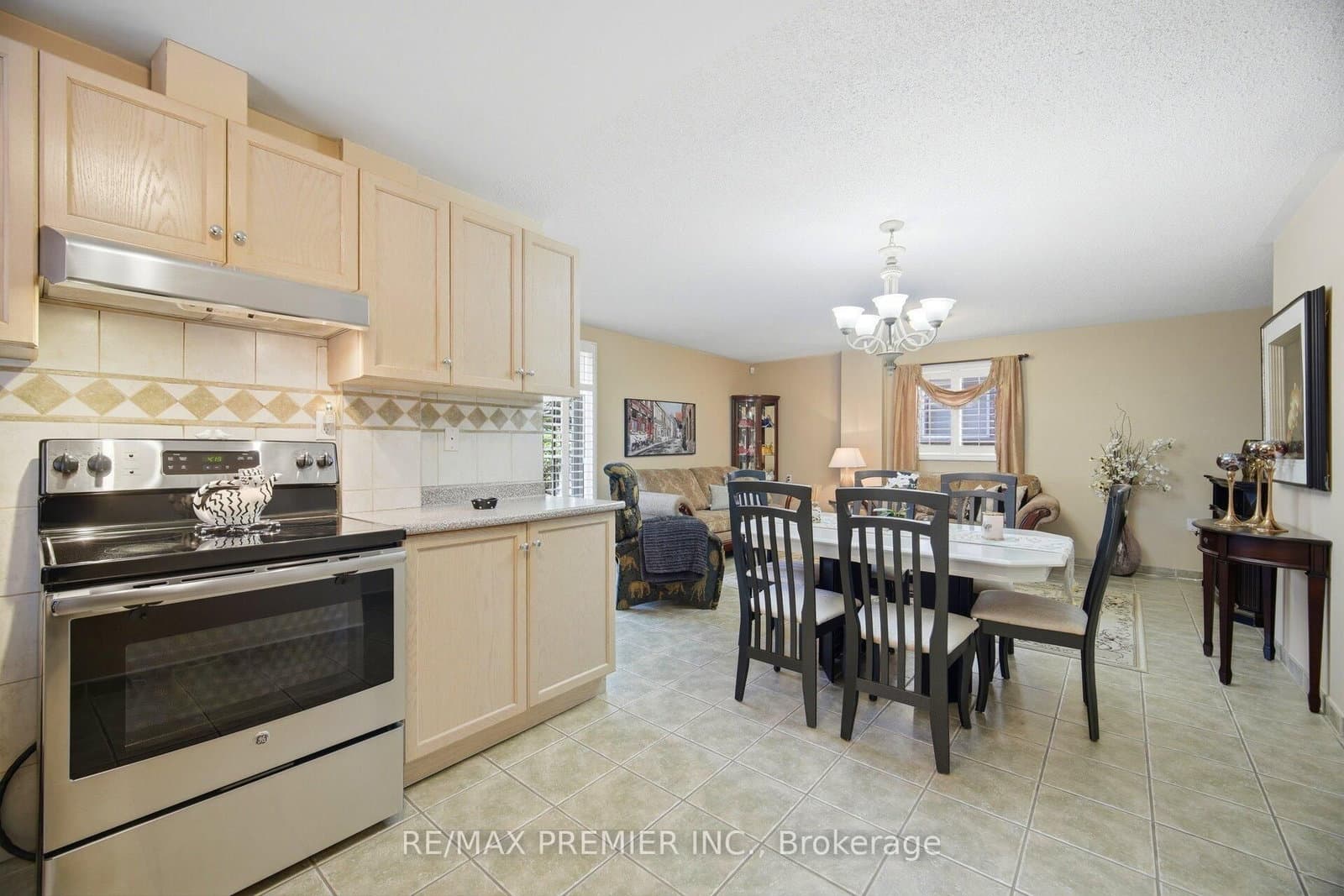 137 Blackthorn Drive thumbnail 21