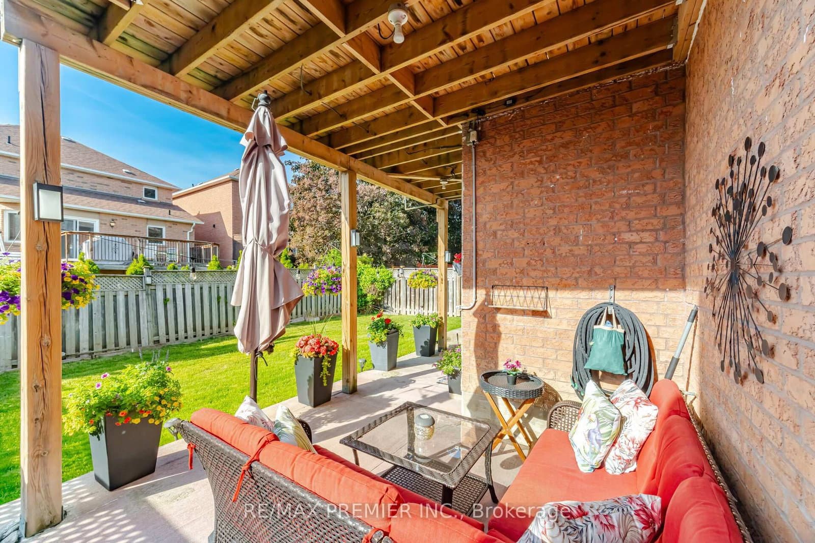137 Blackthorn Drive thumbnail 32
