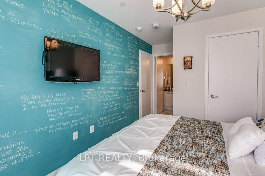 300 Alex Gardner Circle, Unit 64 thumbnail 18