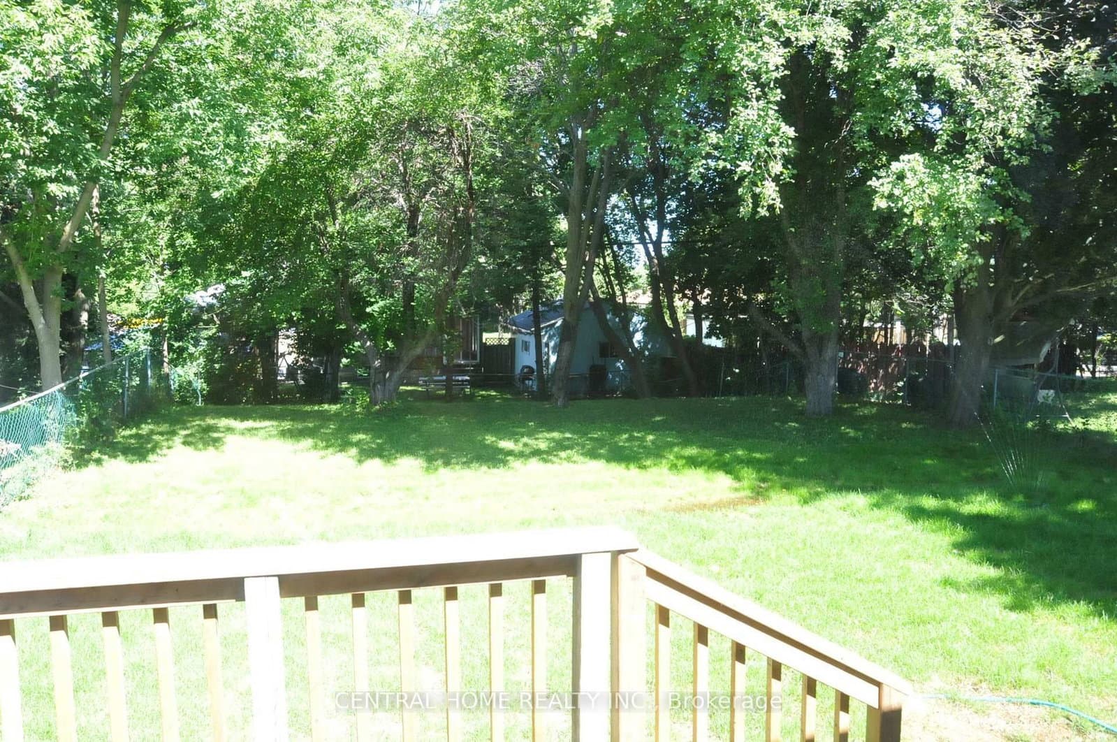66 Collins Crescent thumbnail 3