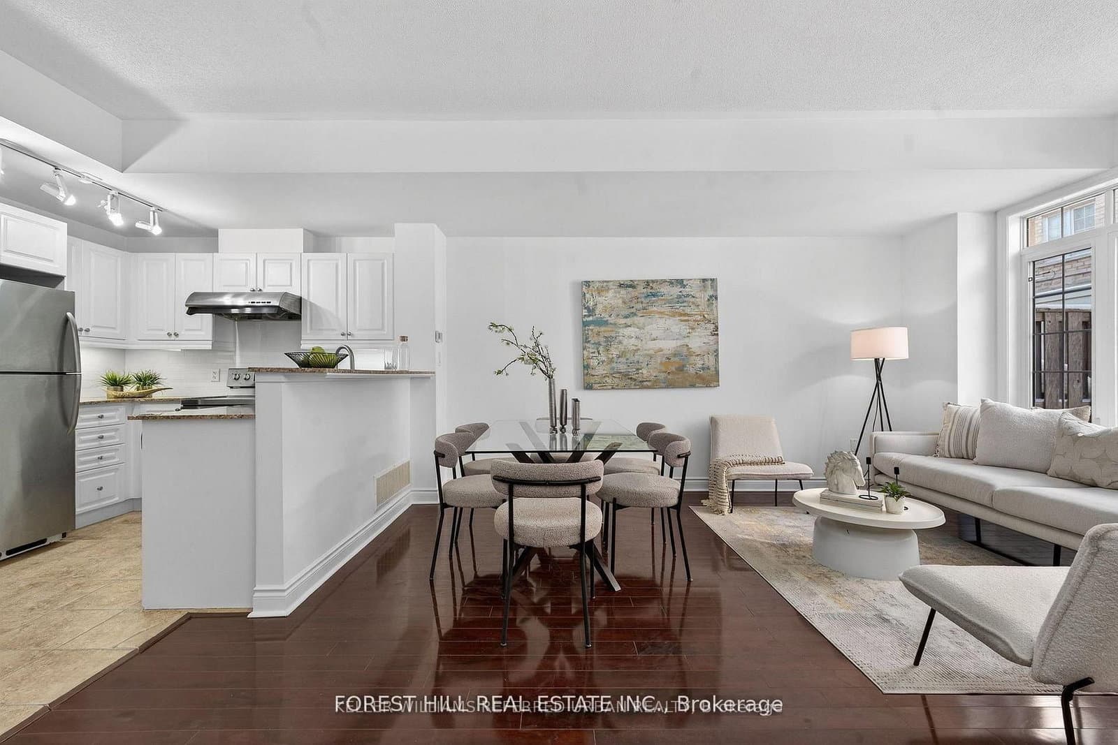 8 Brighton Place, Unit 17 - Image 1