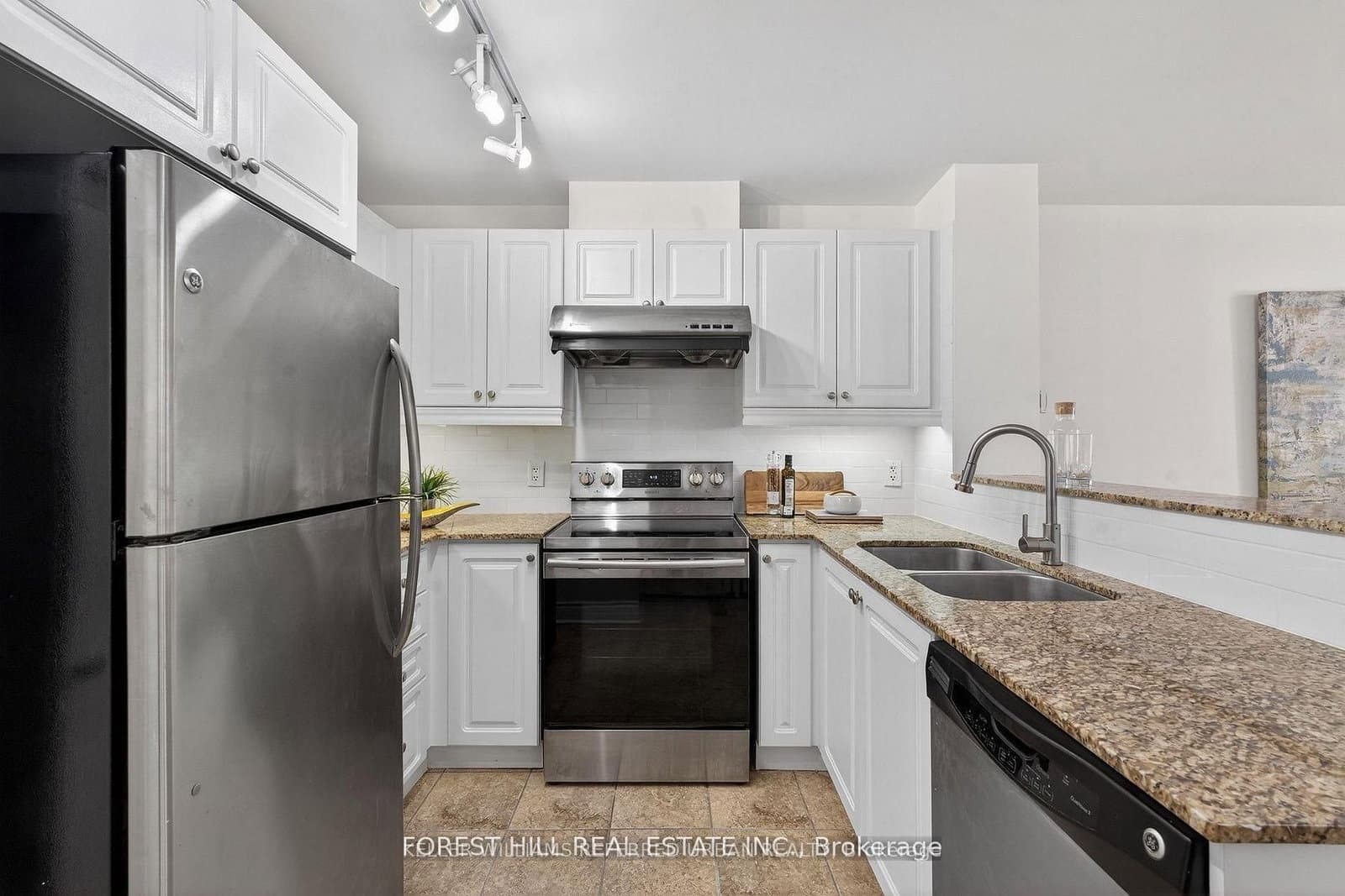 8 Brighton Place, Unit 17 thumbnail 8