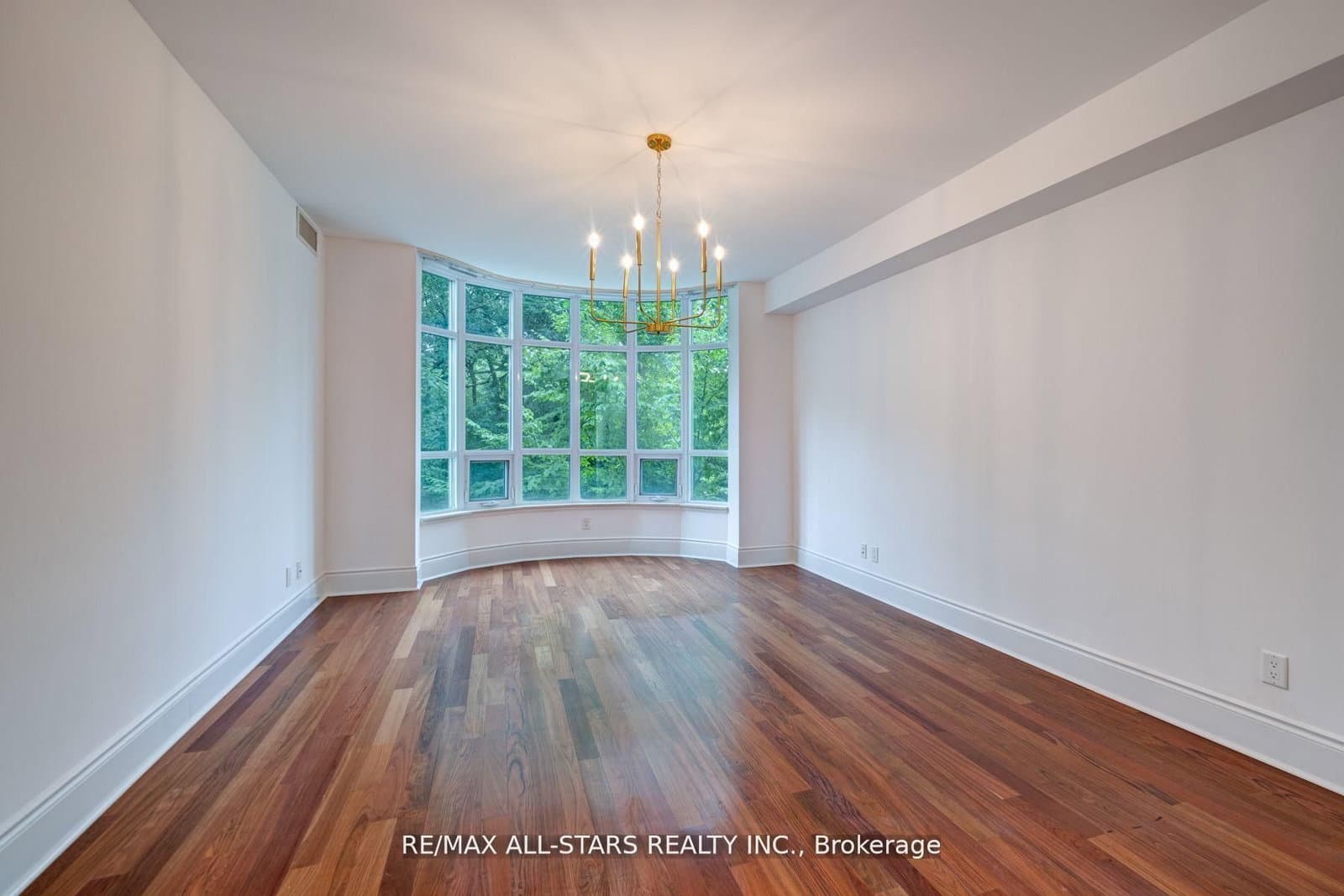 7071 Bayview Avenue, Unit 211 thumbnail 21