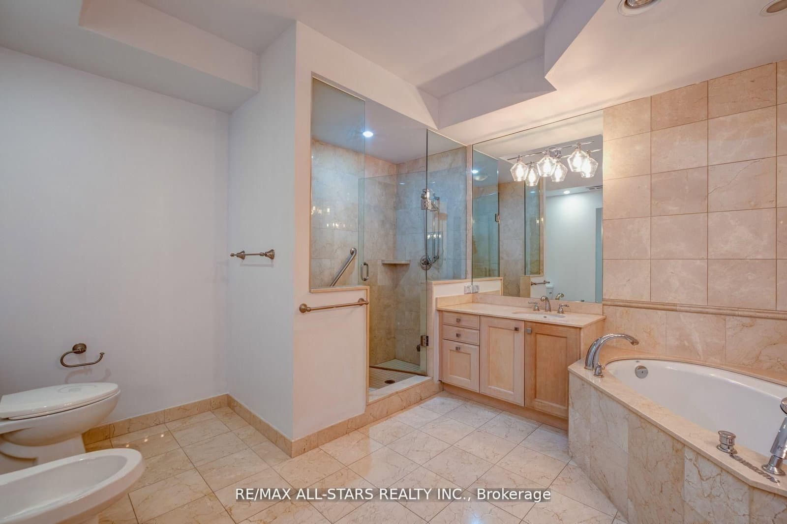 7071 Bayview Avenue, Unit 211 thumbnail 22
