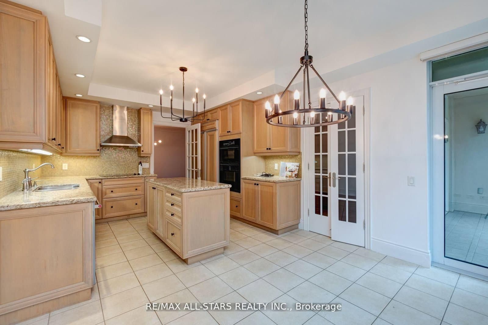 7071 Bayview Avenue, Unit 211 thumbnail 27