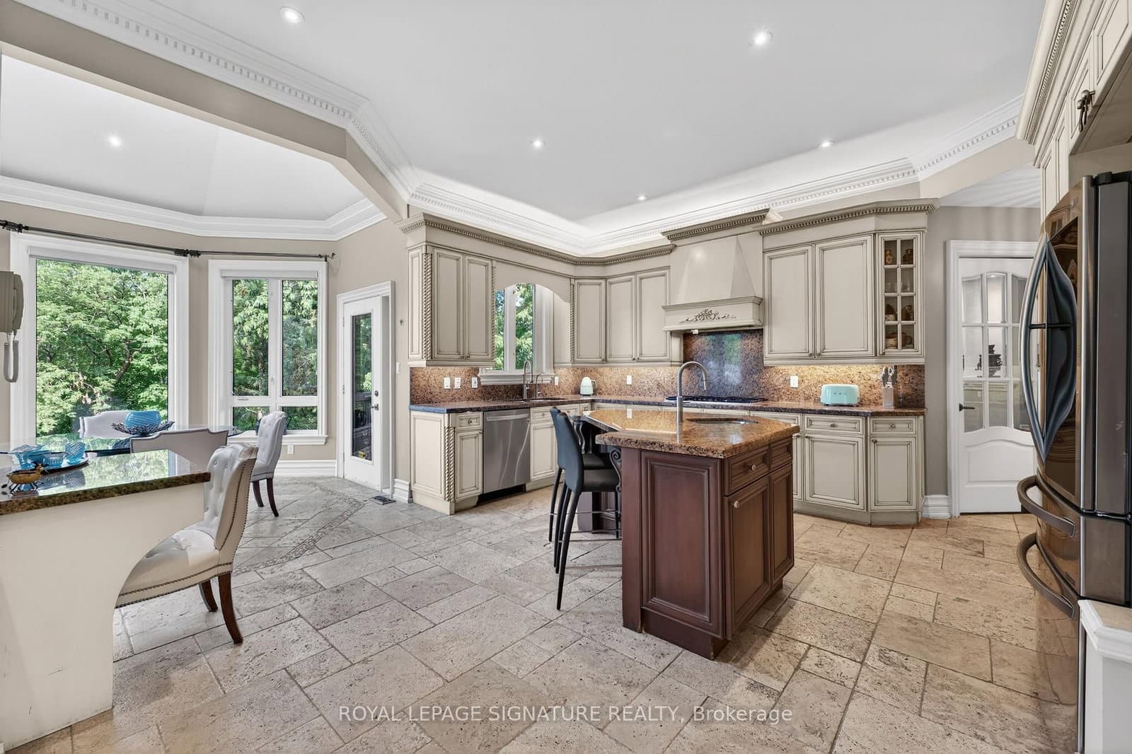 217 Garden Avenue thumbnail 12