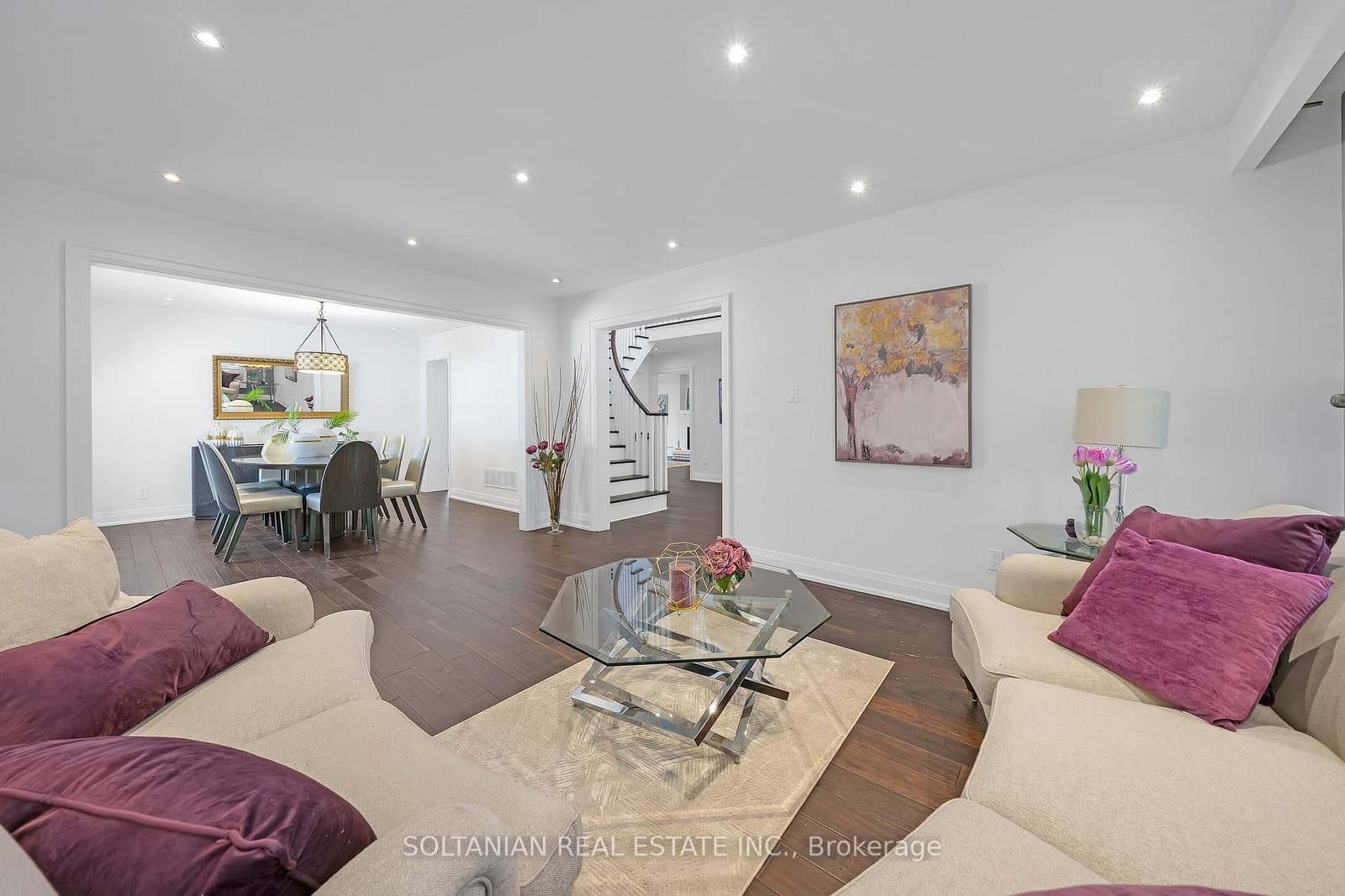 12 Dorian Place - Image 1