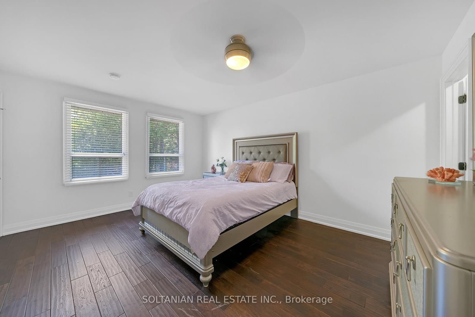 12 Dorian Place thumbnail 20
