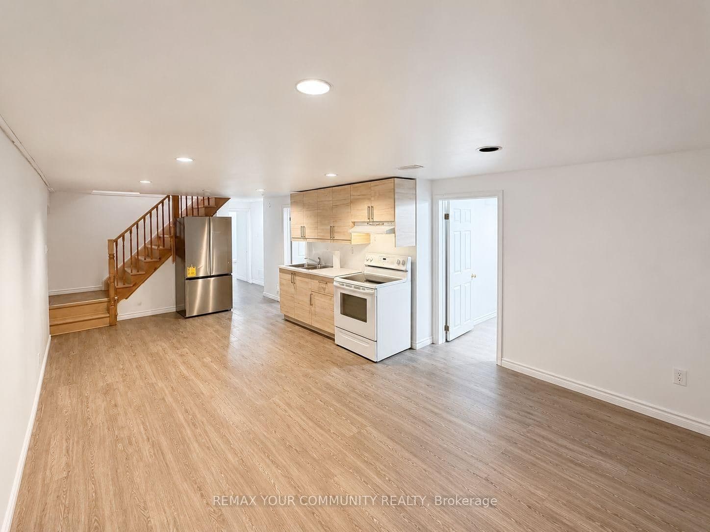 77 Beswick Drive, Unit Lower Unit thumbnail 3