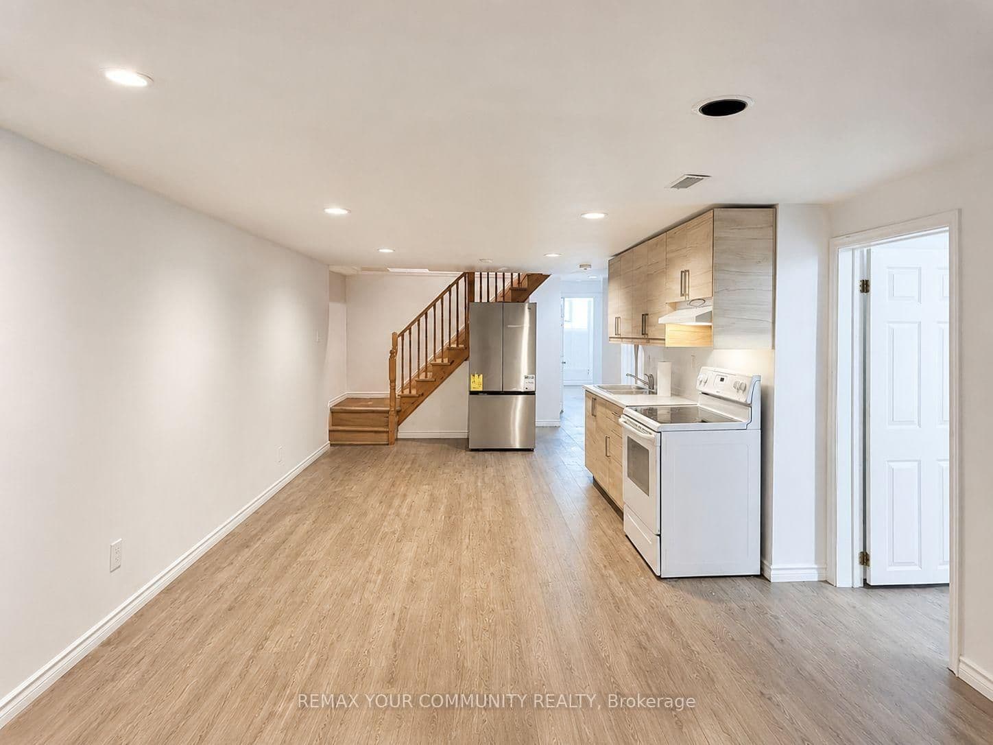 77 Beswick Drive, Unit Lower Unit thumbnail 5