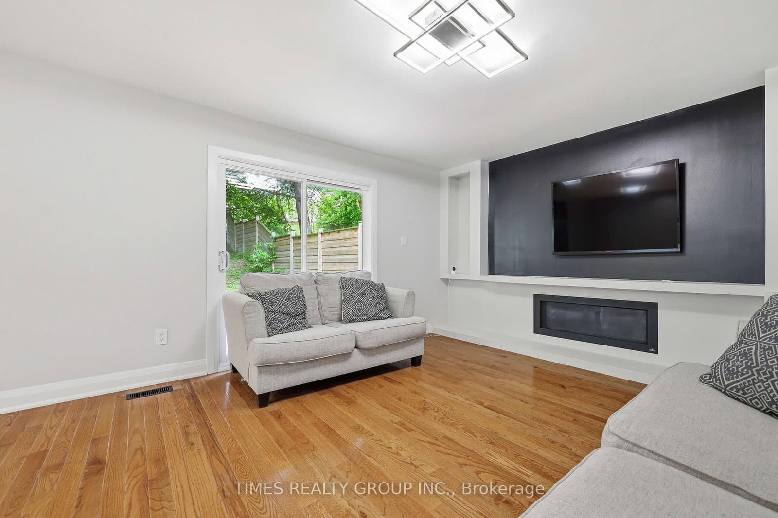 75 Beswick Drive thumbnail 12