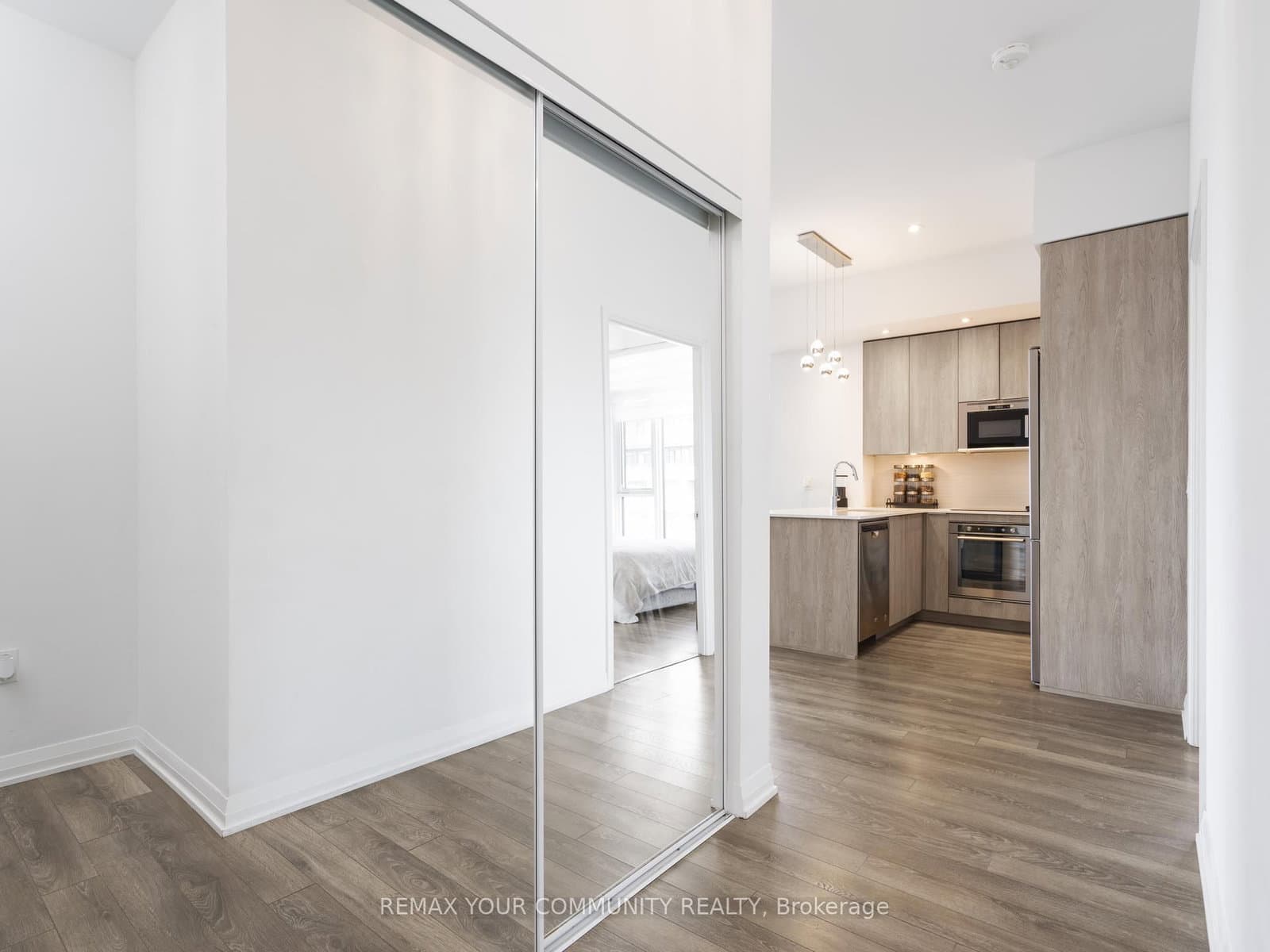 99 Eagle Rock Way, Unit 1012 thumbnail 5