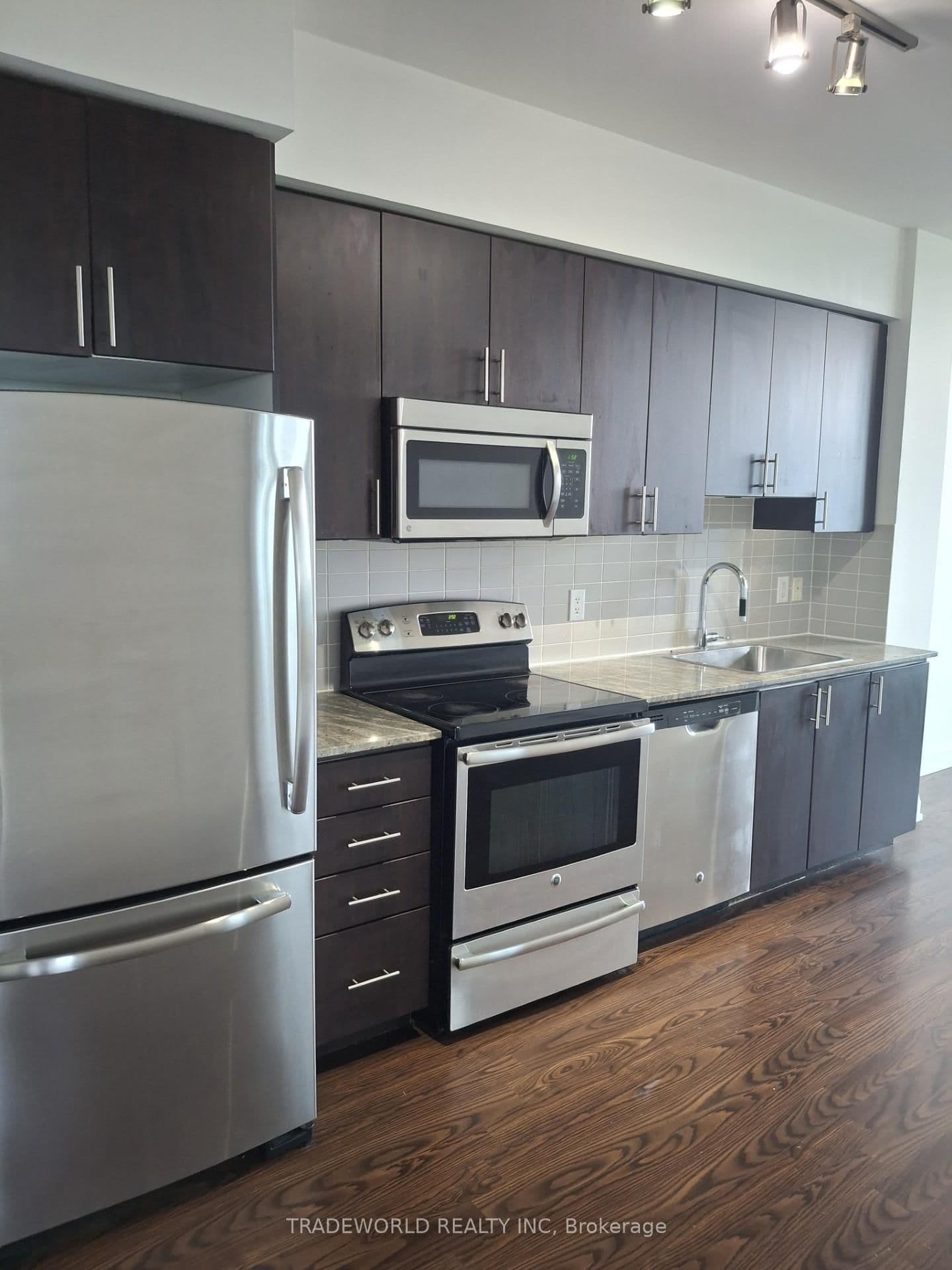 7171 Yonge Street, Unit #901 thumbnail 7