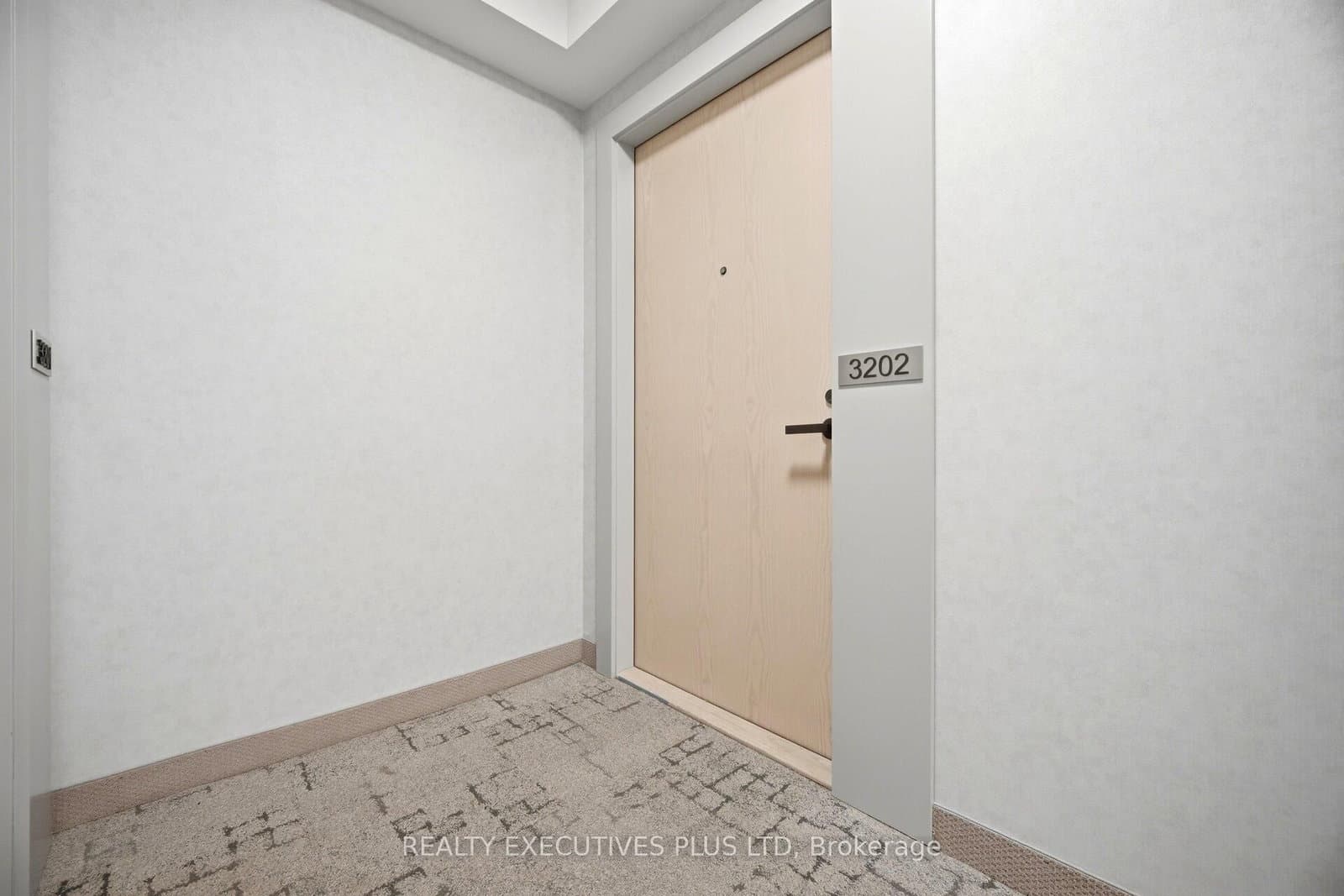 225 Commerce Street, Unit 3202 thumbnail 5