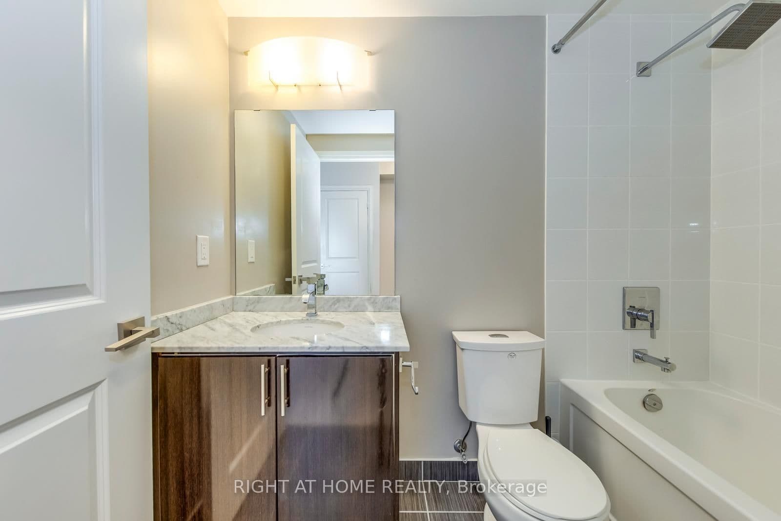 7171 Yonge Street, Unit 2415 thumbnail 11