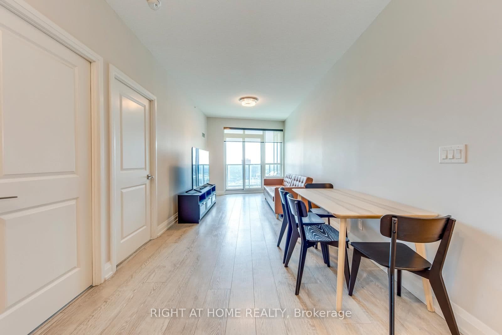 7171 Yonge Street, Unit 2415 thumbnail 15