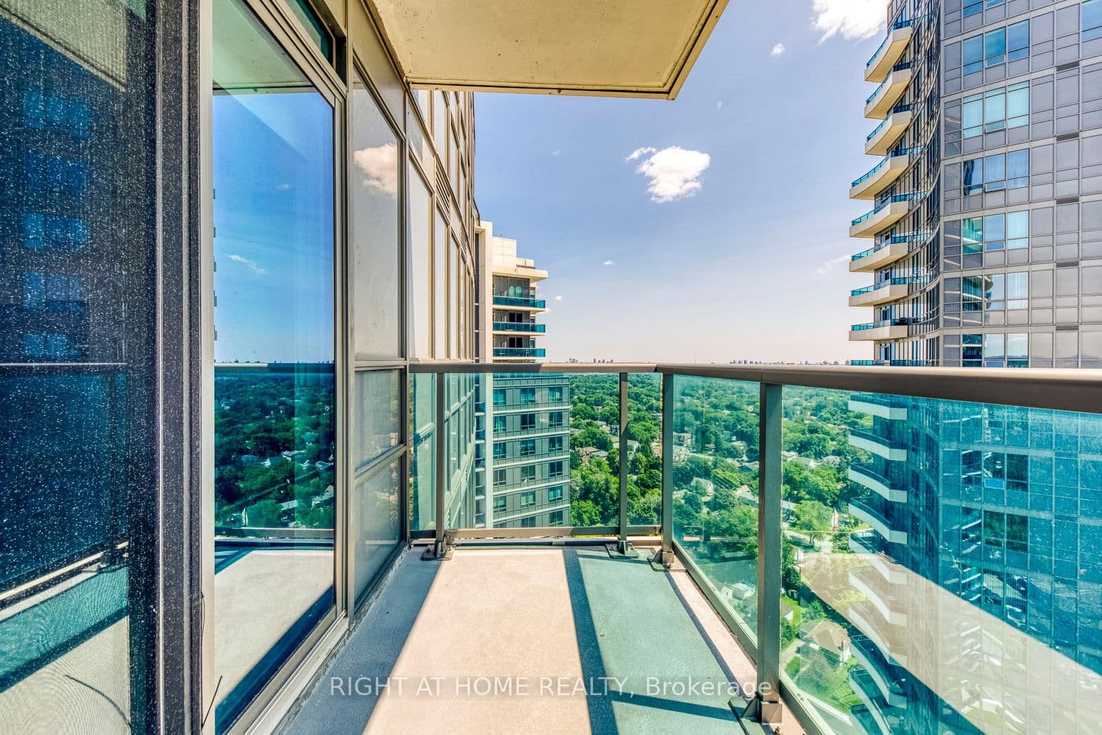 7171 Yonge Street, Unit 2415 thumbnail 20