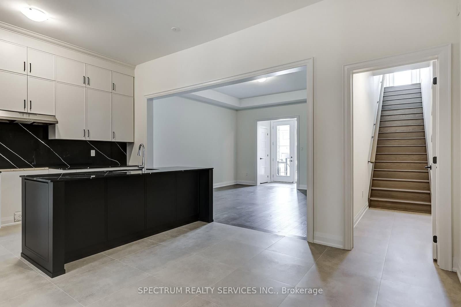 72 Adario Crescent thumbnail 11