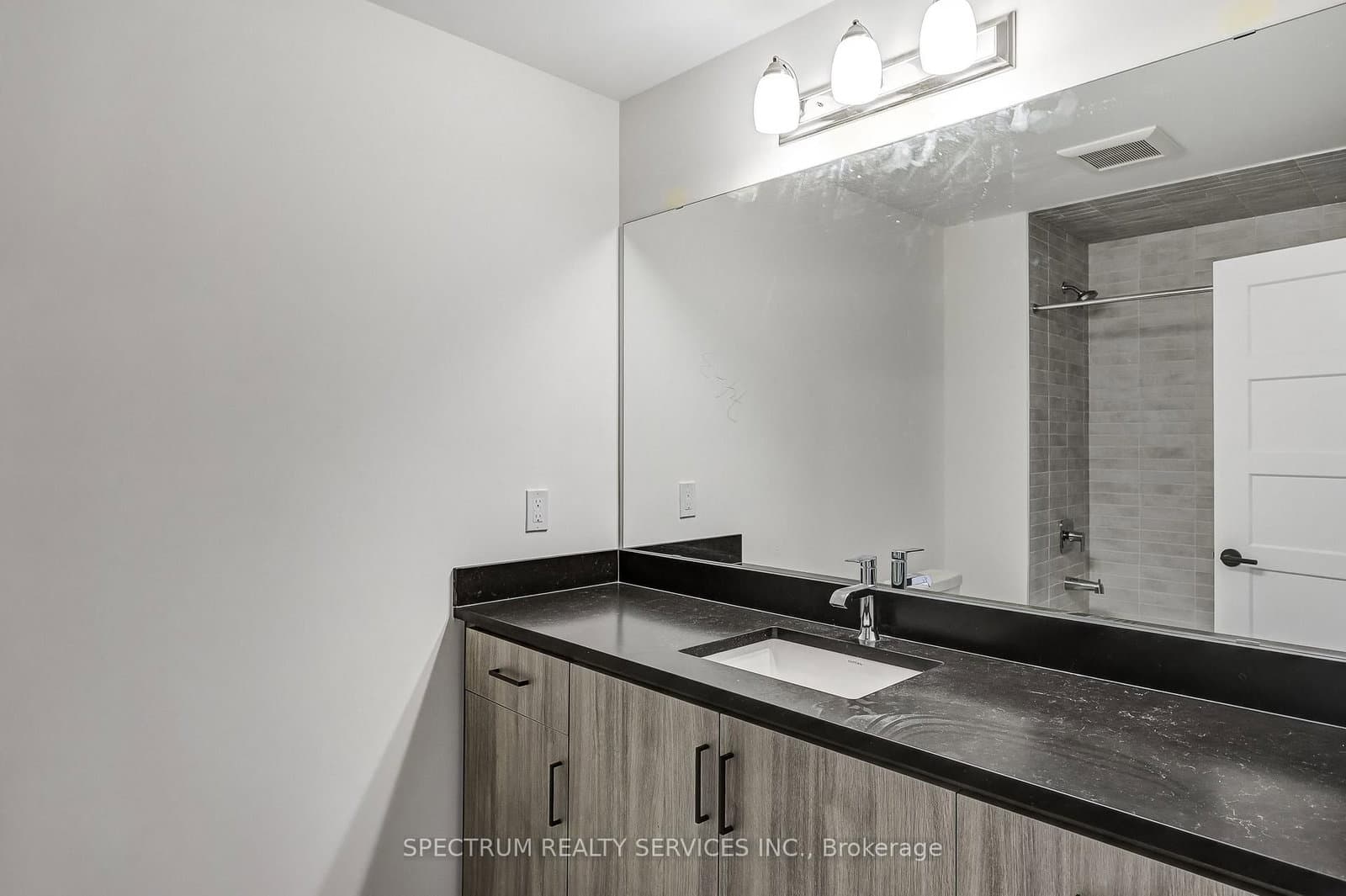72 Adario Crescent thumbnail 25