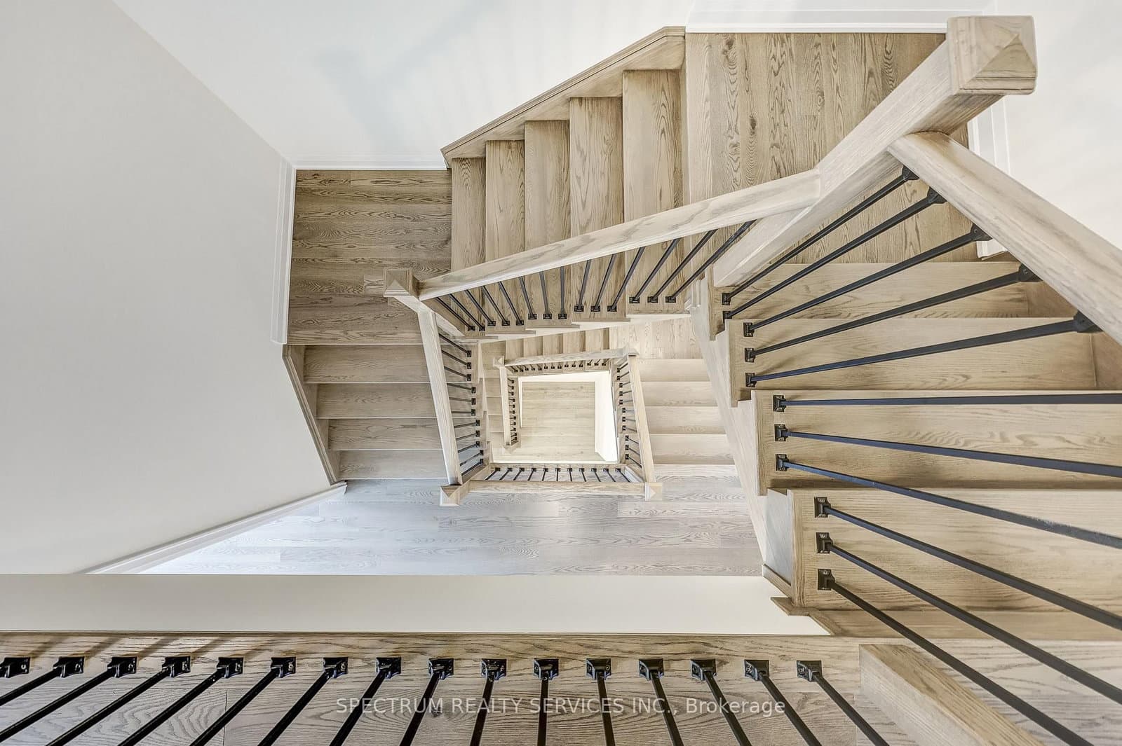 72 Adario Crescent thumbnail 38