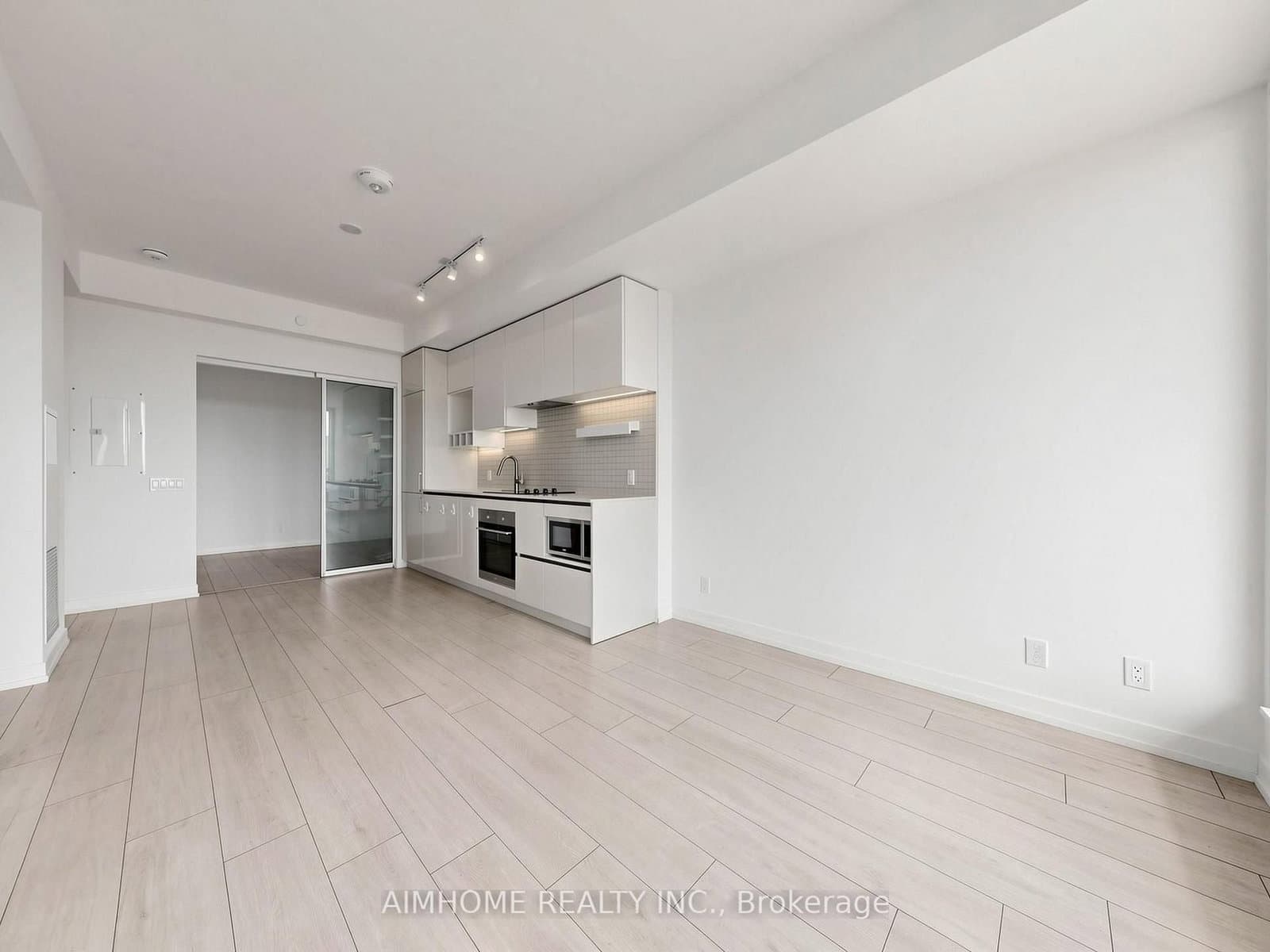 898 Portage Pkwy Parkway, Unit 3207 thumbnail 9