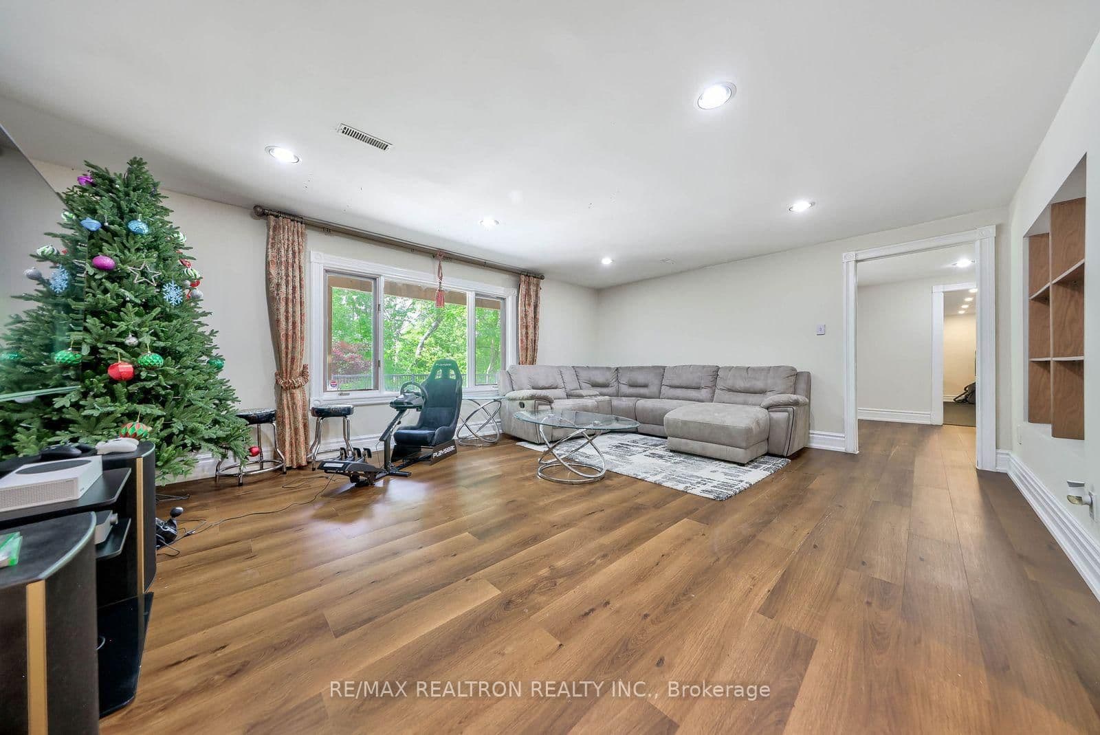 92 Proctor Avenue thumbnail 44