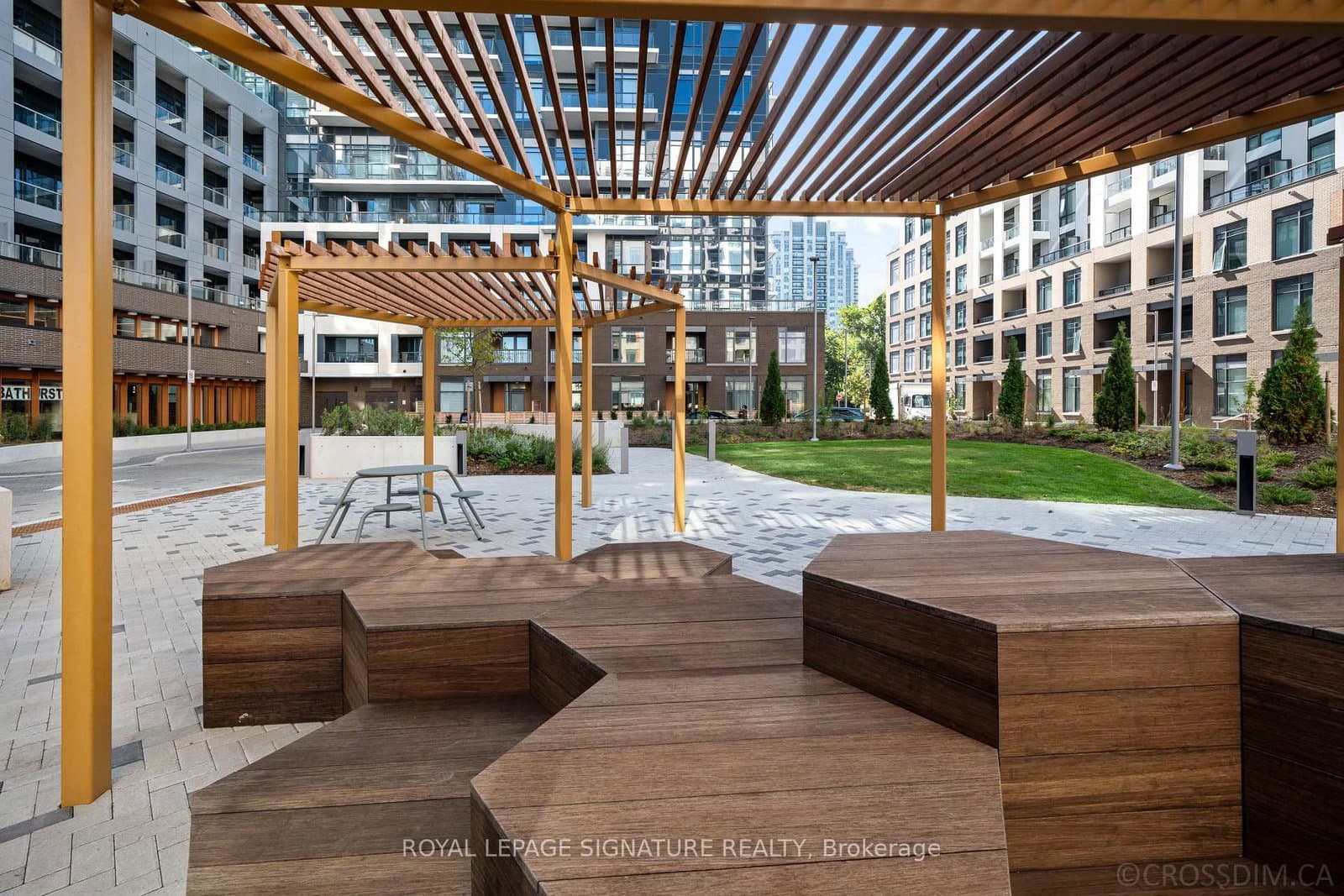 8 Beverley Glen Boulevard, Unit 228 thumbnail 14