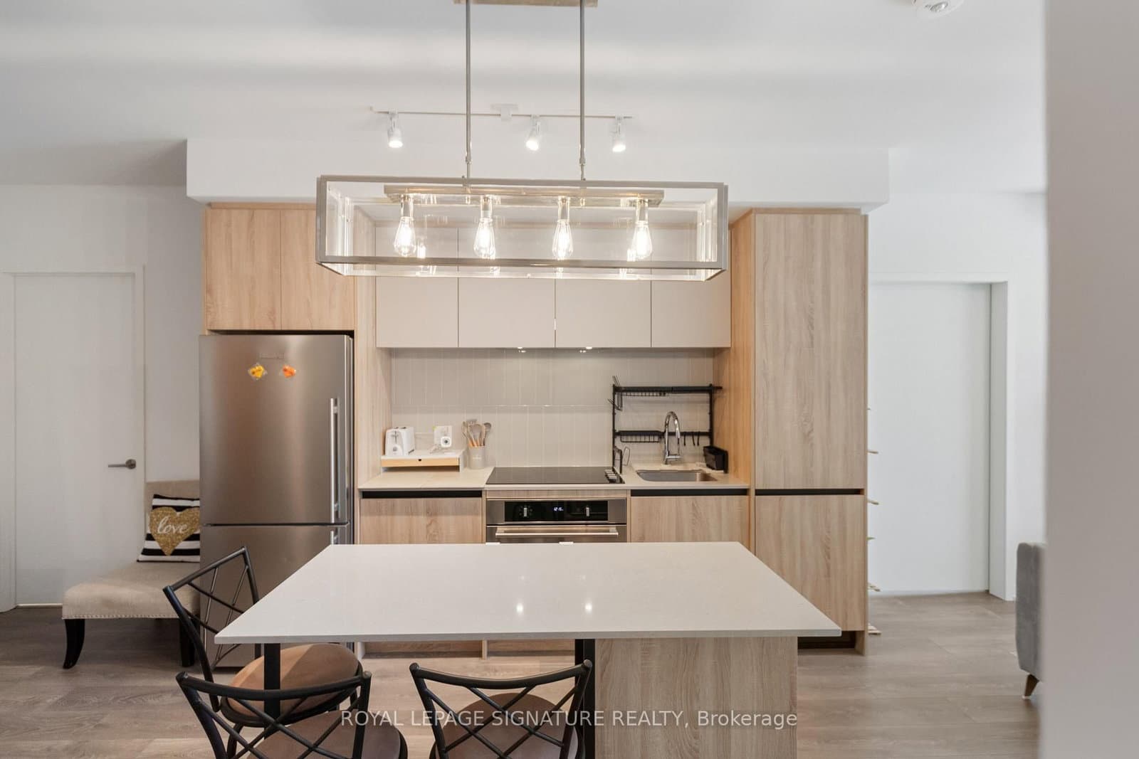 8 Beverley Glen Boulevard, Unit 228 thumbnail 3