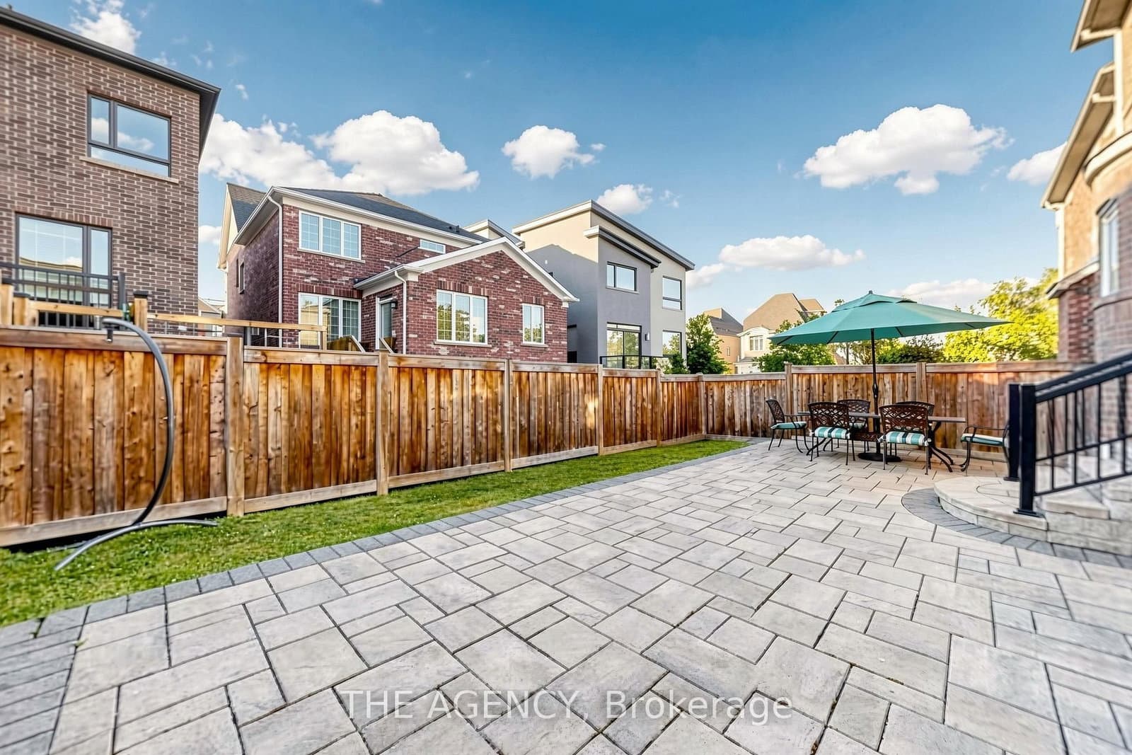 98 Fitzmaurice Drive thumbnail 42