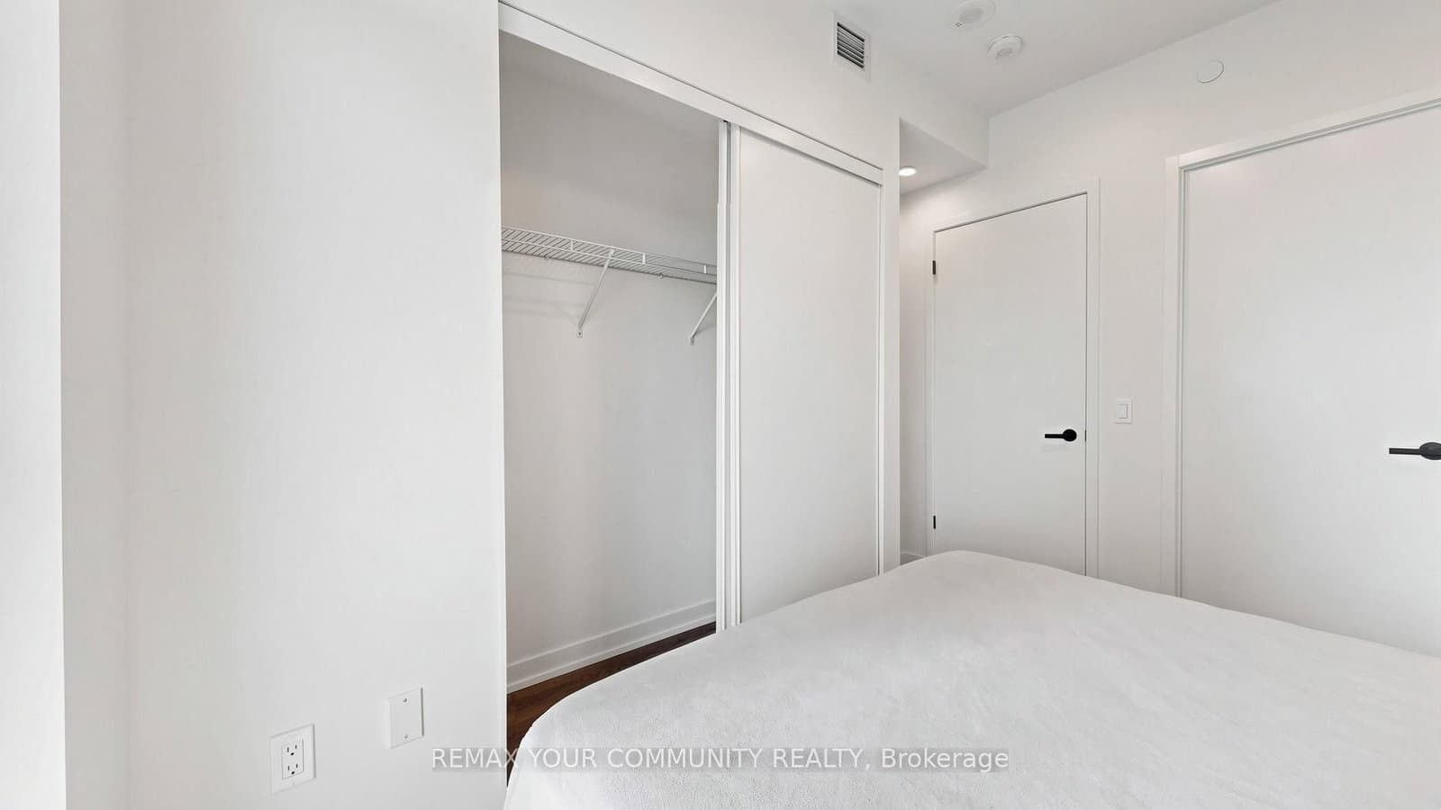 225 Commerce Street, Unit 1702 thumbnail 11