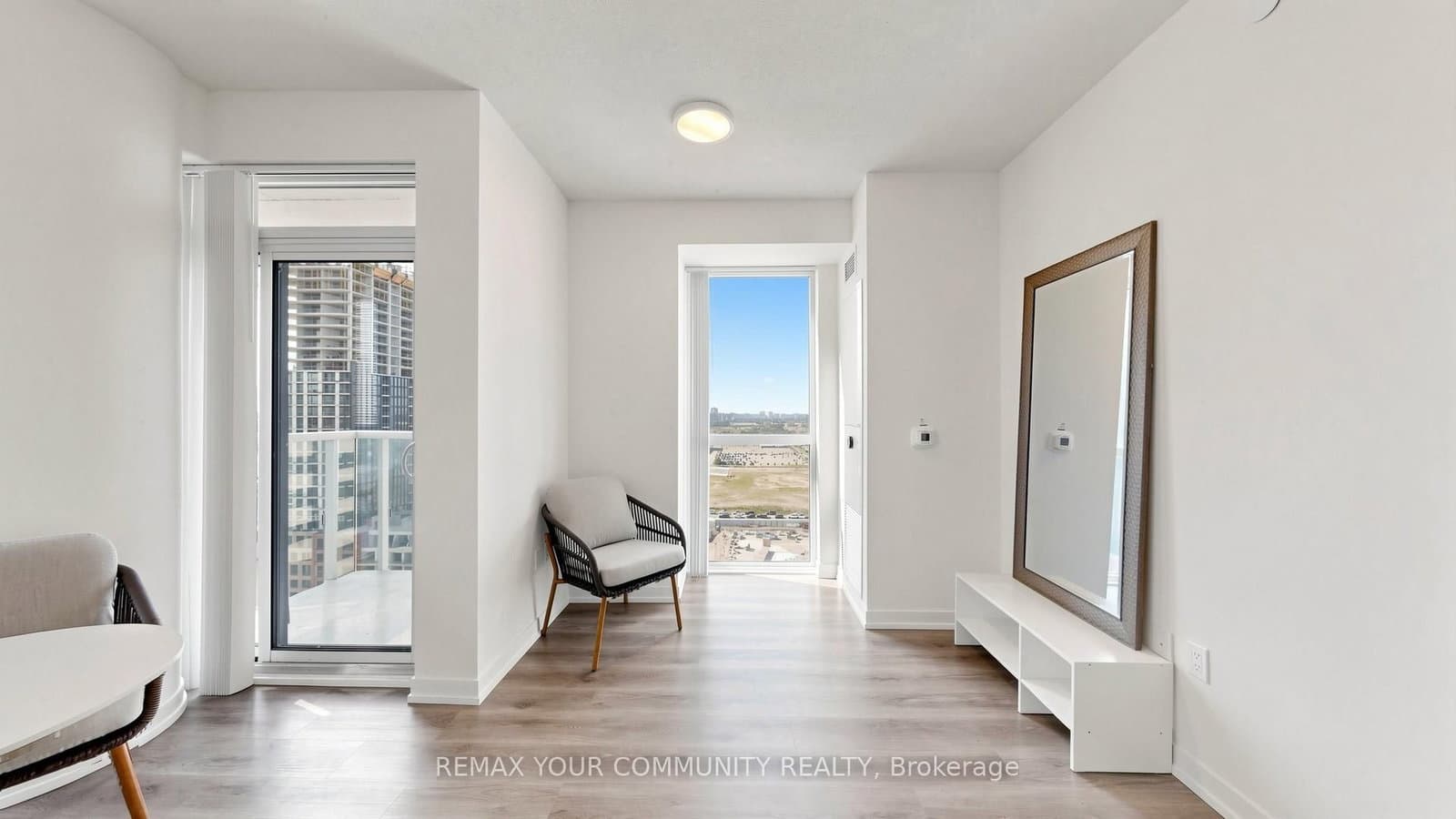 225 Commerce Street, Unit 1702 thumbnail 3