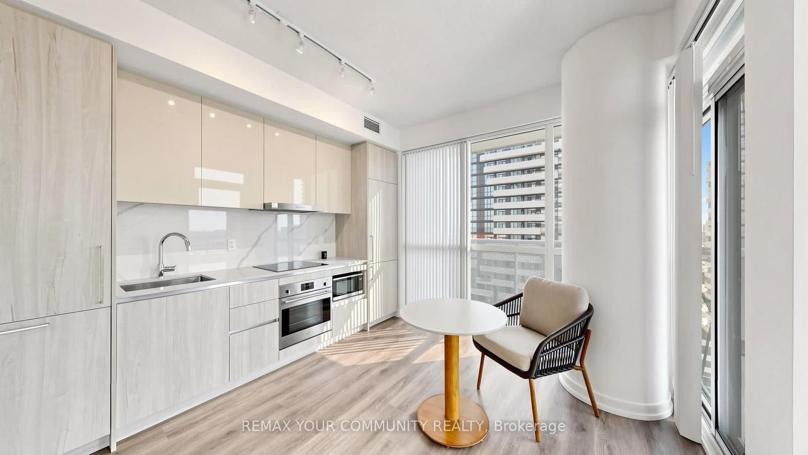 225 Commerce Street, Unit 1702 thumbnail 4