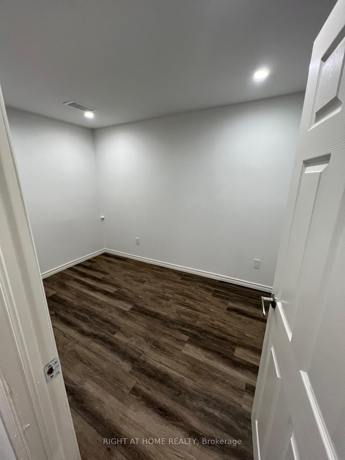131 KILLINGTON Avenue thumbnail 39